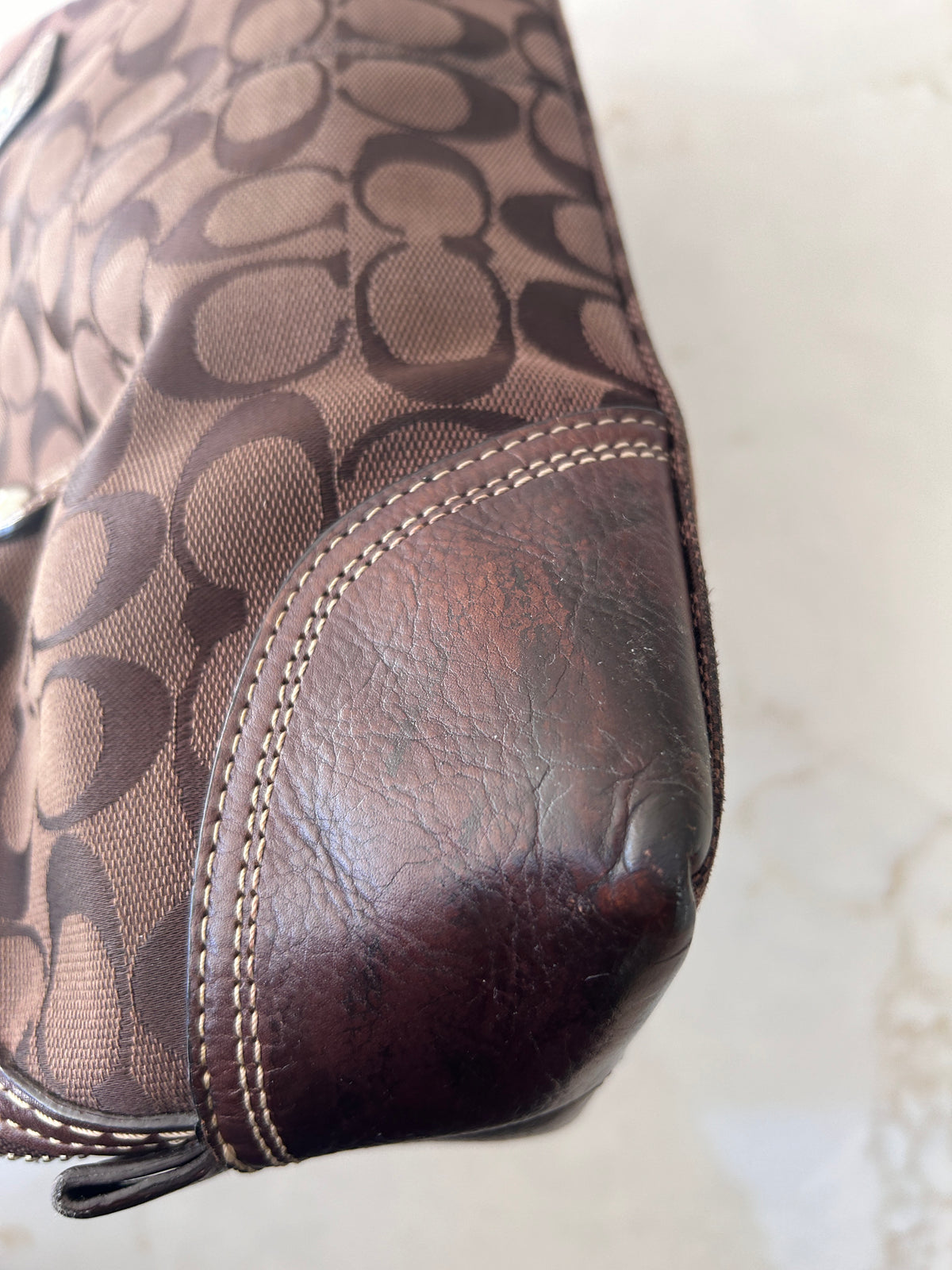 Vintage Coach chocolate brown turnlock shoulder bag