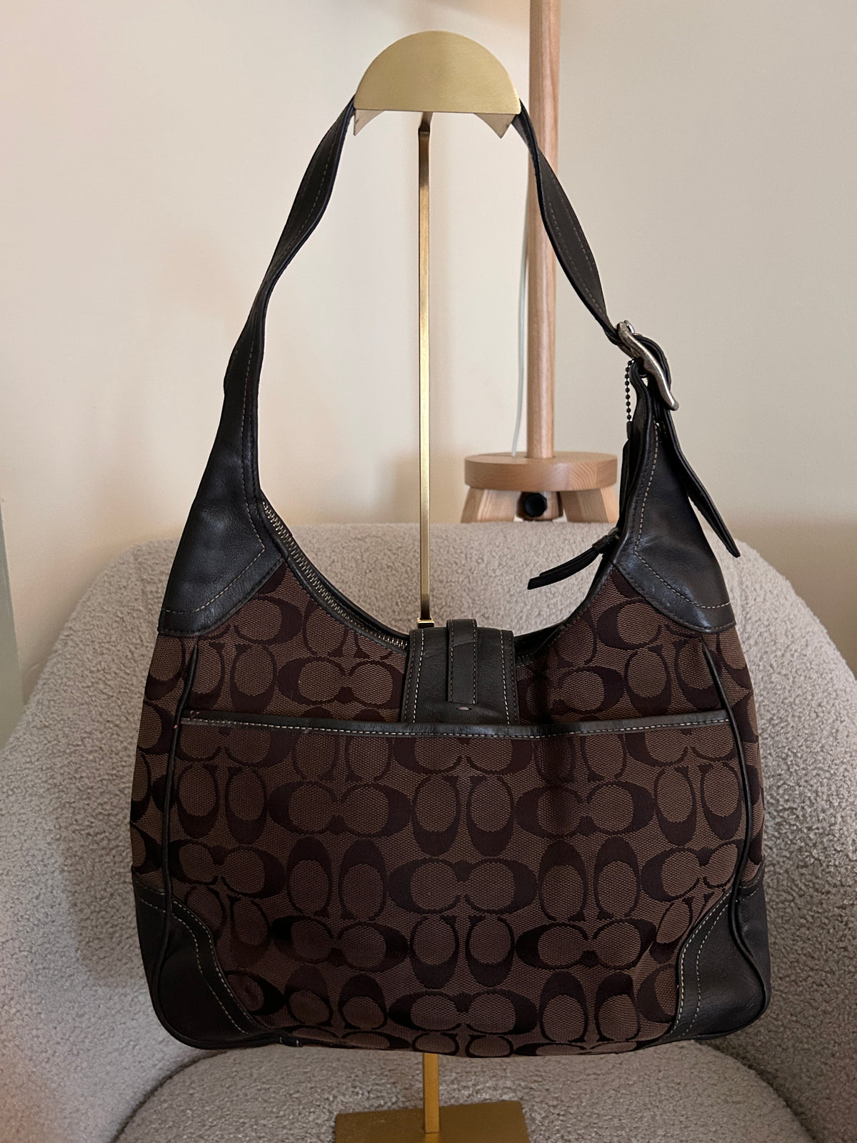 Vintage Coach chocolate brown clip shoulder bag