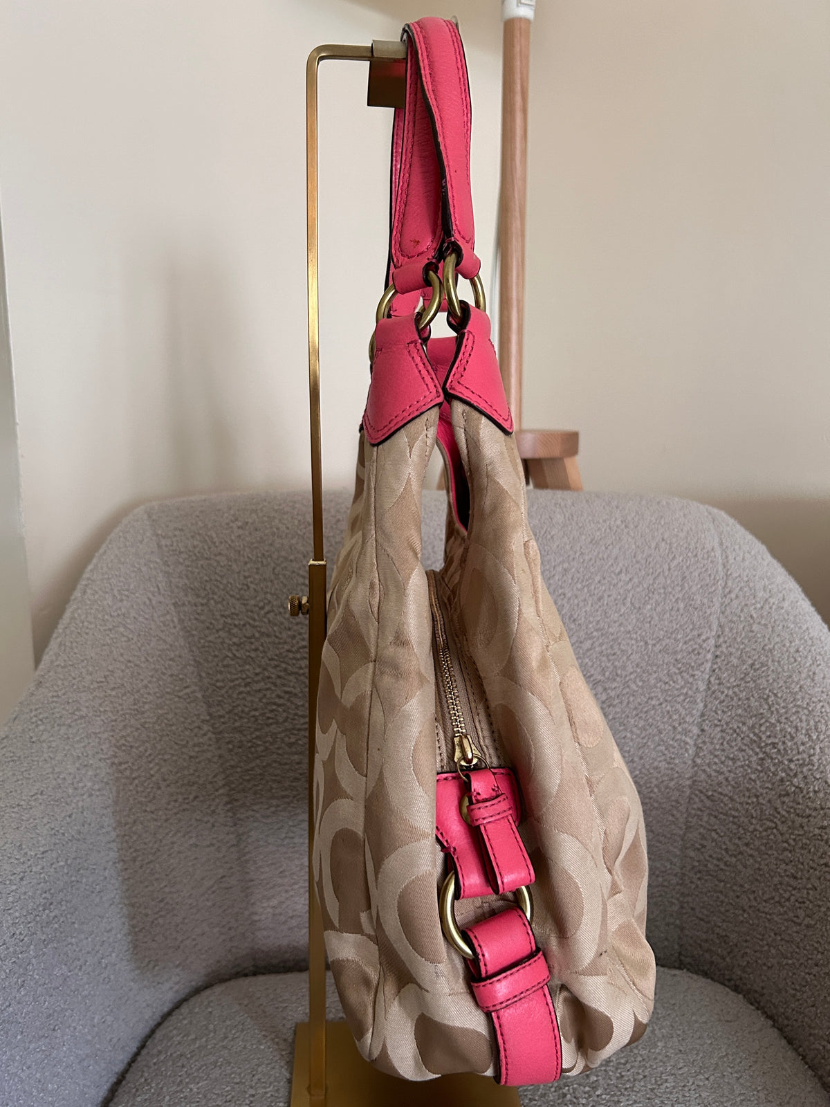 Vintage Coach beige monogram pink leather shoulder bag