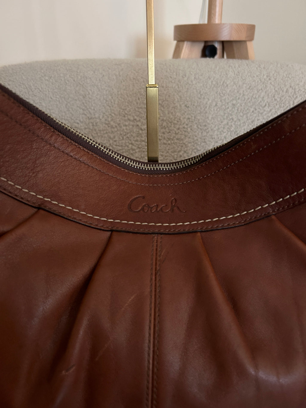 Vintage Coach brown leather large shoulder bag