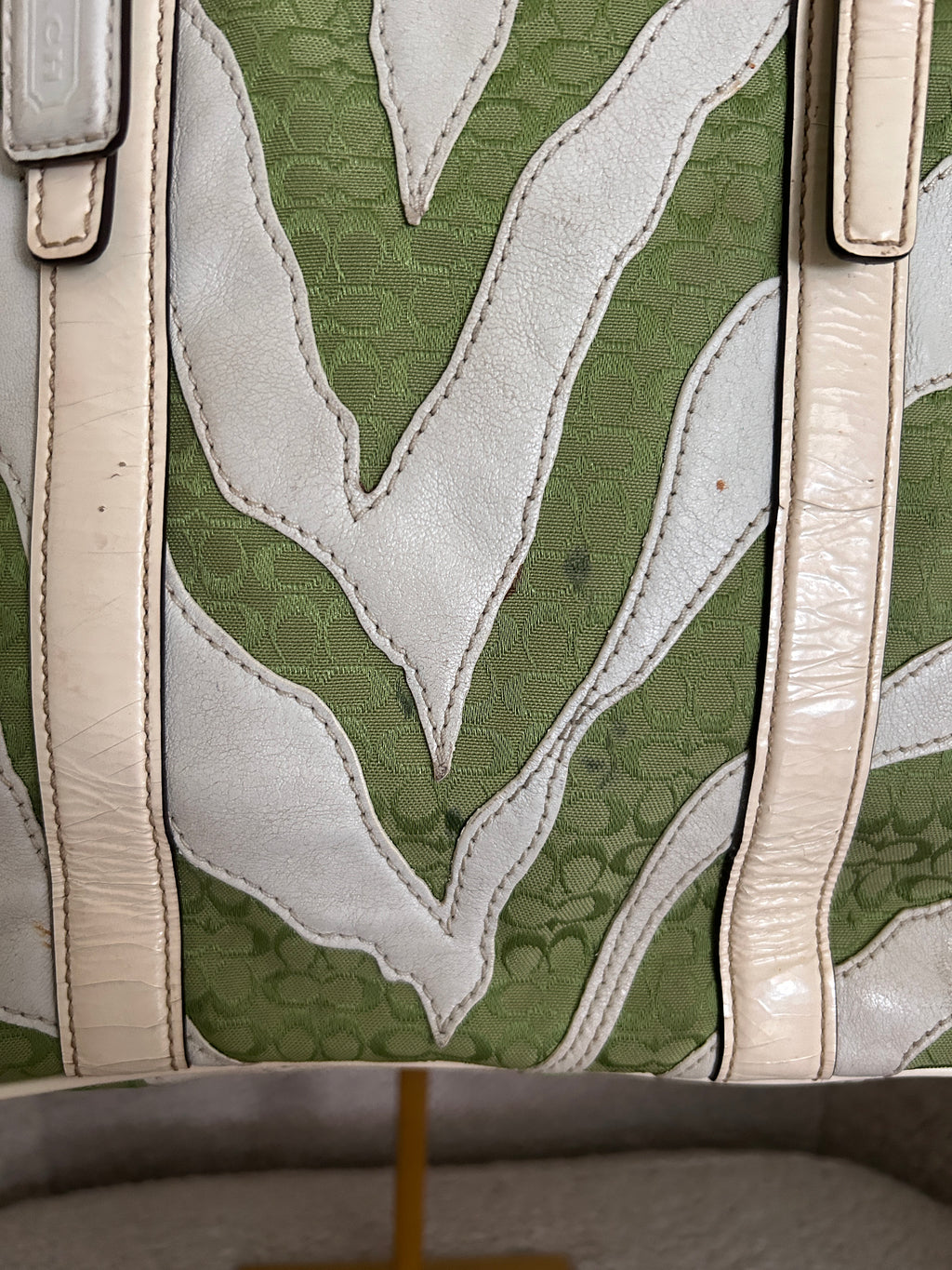 Vintage Coach zebra green shoulder bag