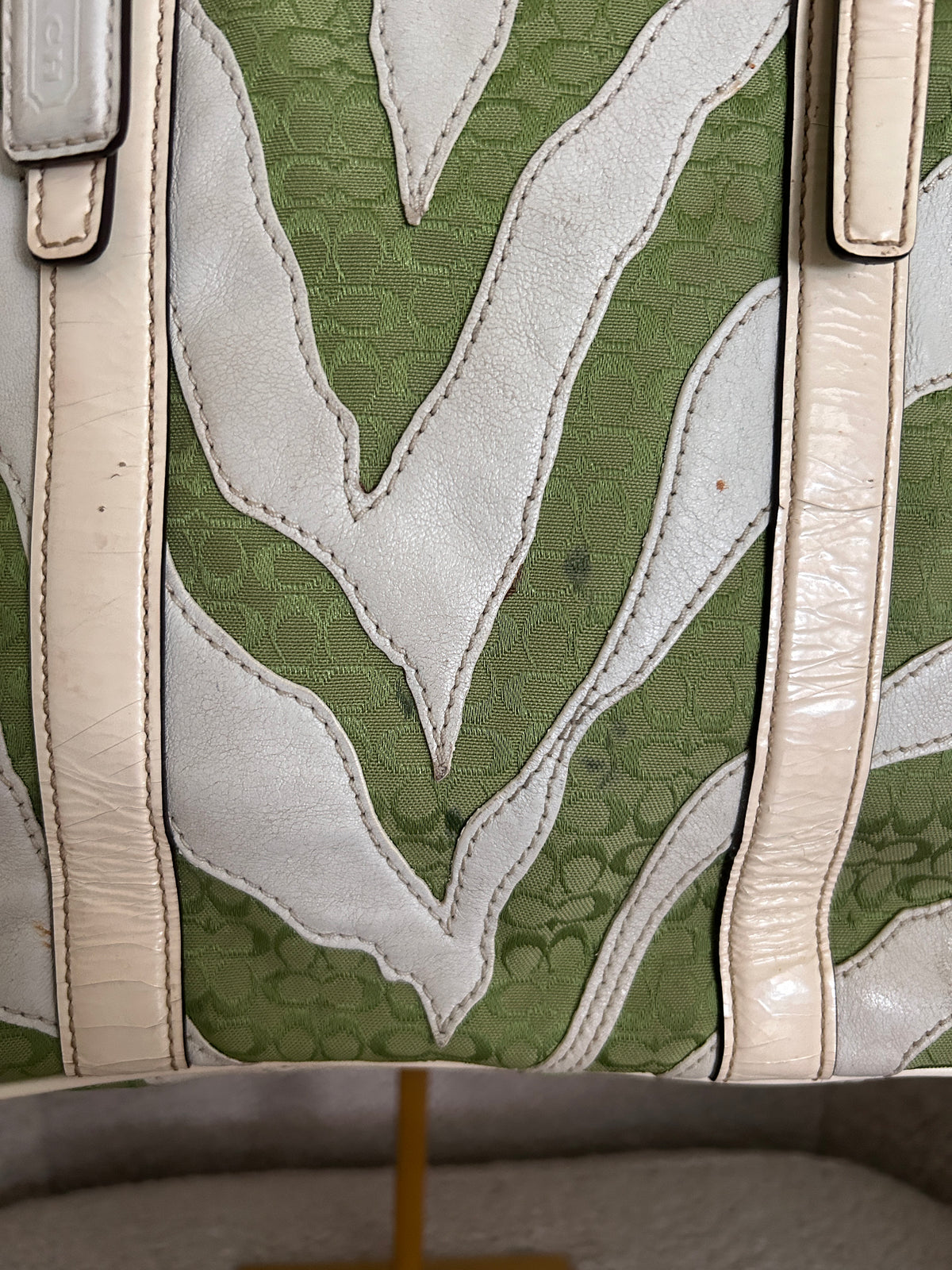 Vintage Coach zebra green shoulder bag