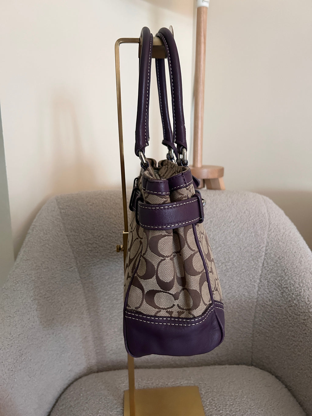 Vintage Coach Hampton signature monogram and purple shoulder bag