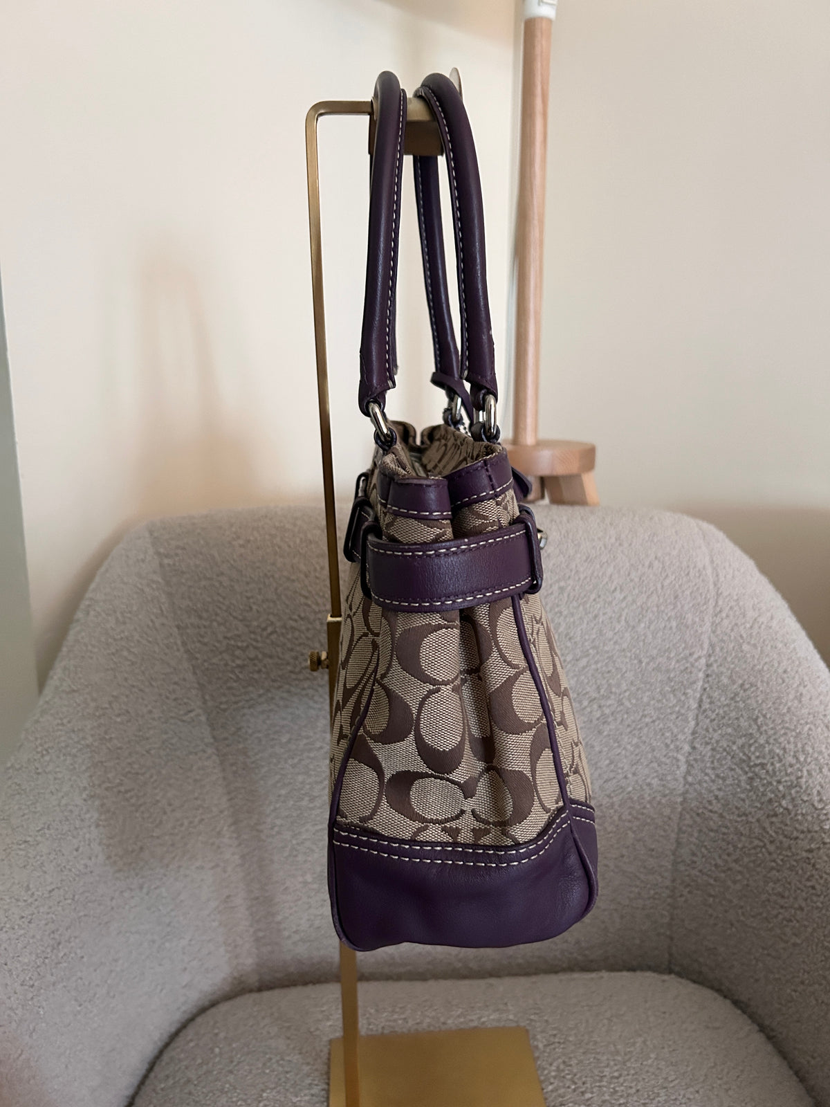 Vintage Coach Hampton signature monogram and purple shoulder bag