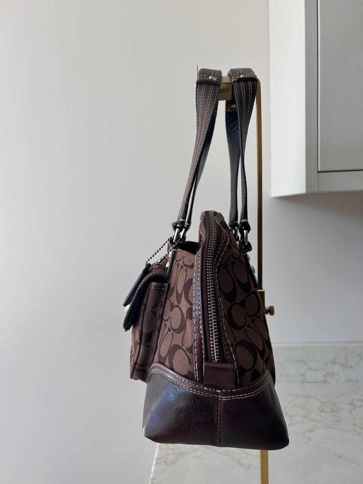 Vintage Coach chocolate brown turnlock shoulder bag