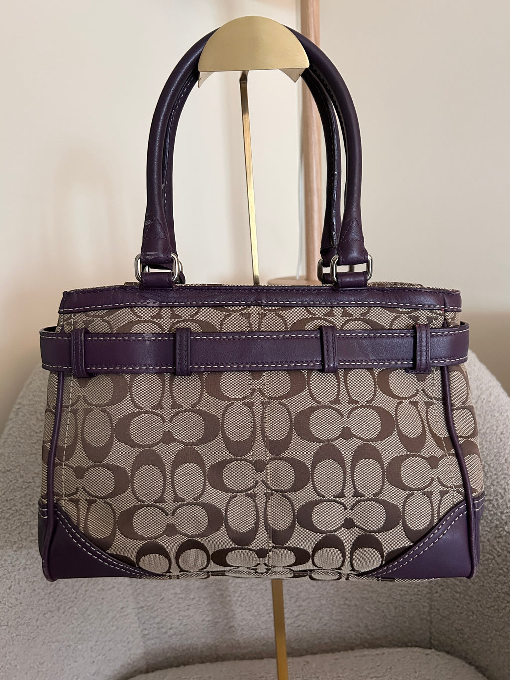 Vintage Coach Hampton signature monogram and purple shoulder bag