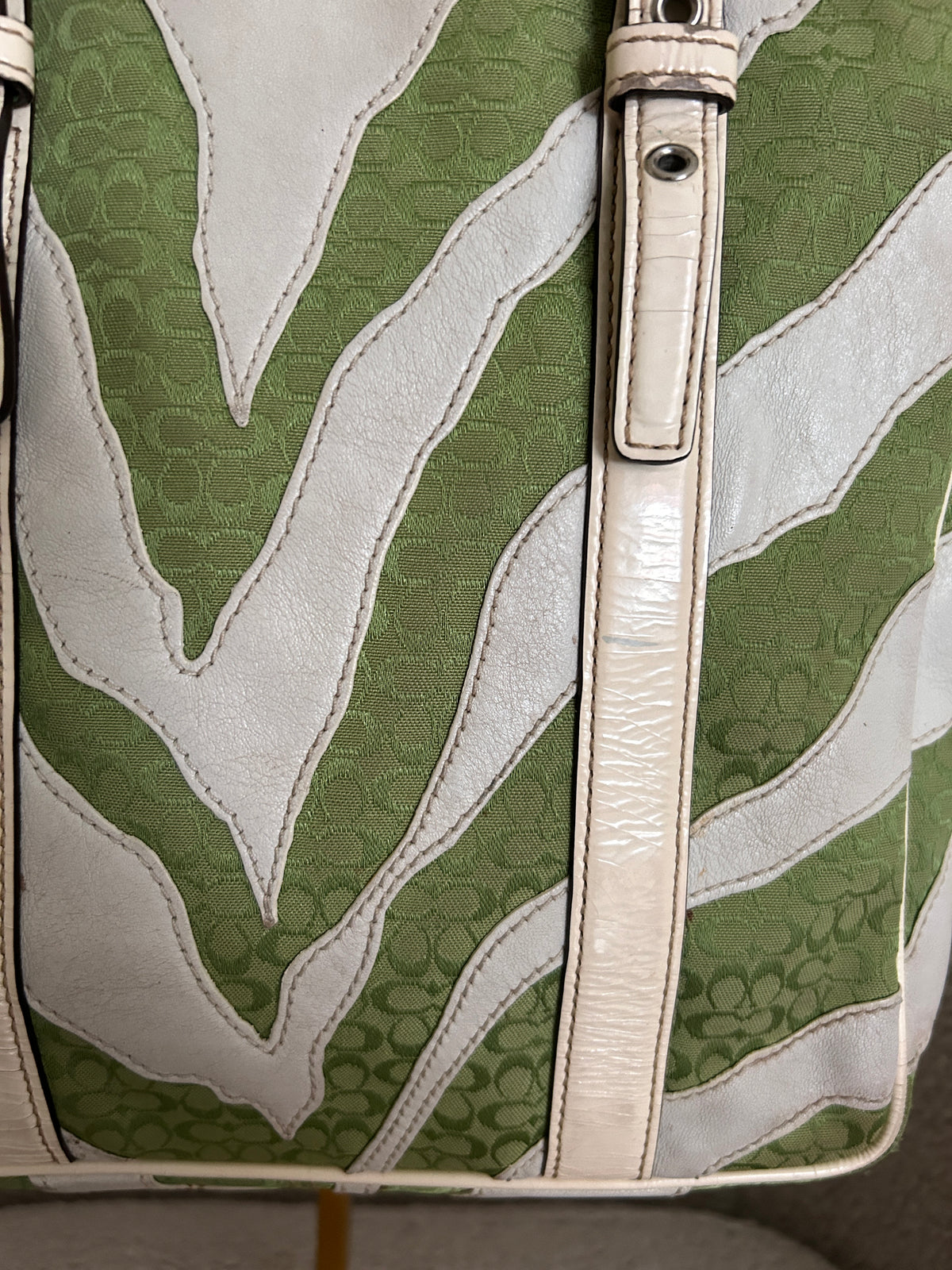 Vintage Coach zebra green shoulder bag