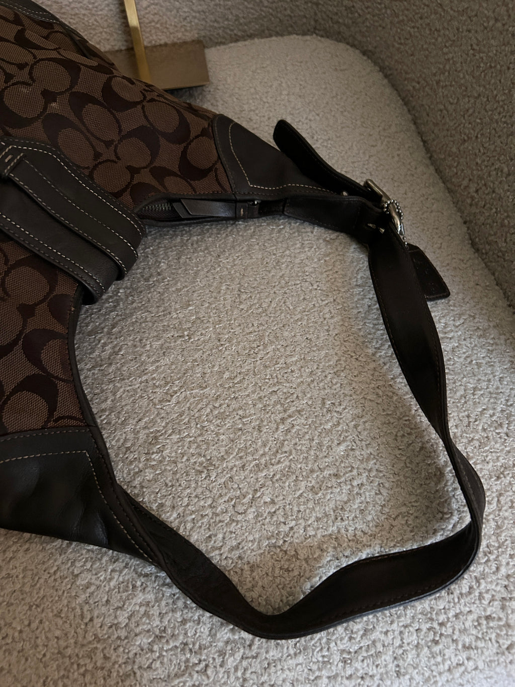 Vintage Coach chocolate brown clip shoulder bag