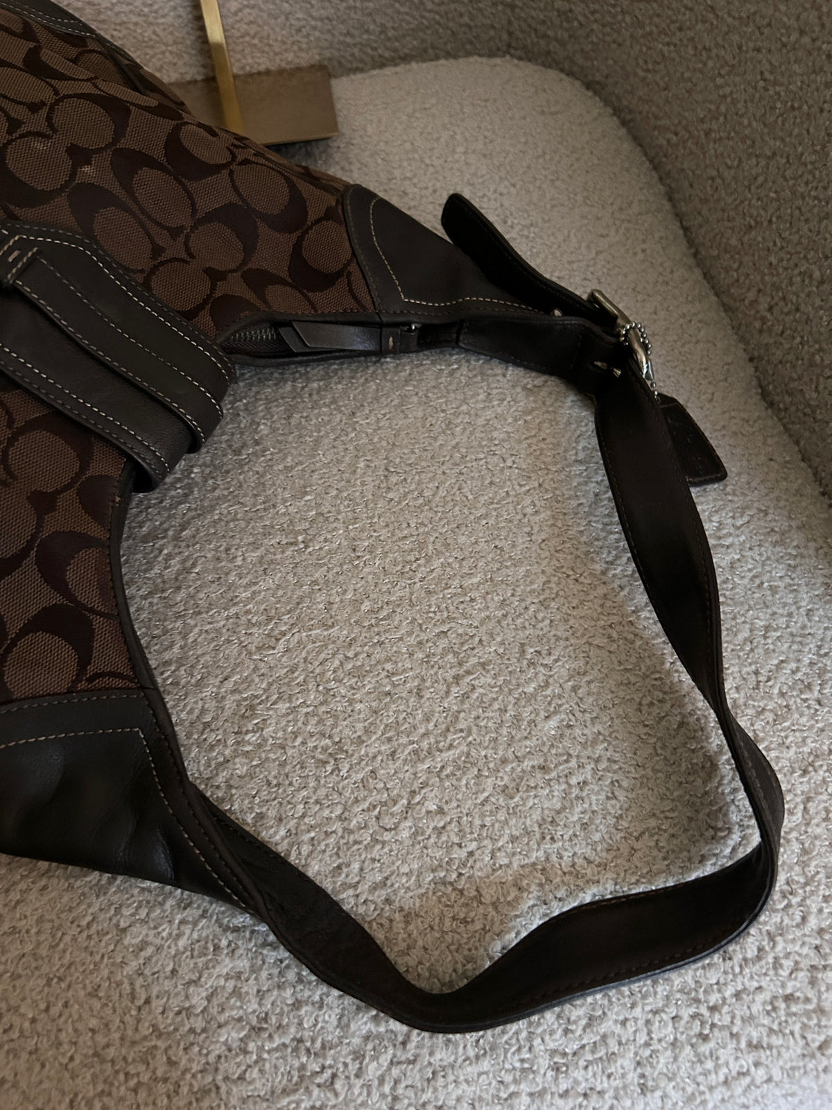 Vintage Coach chocolate brown clip shoulder bag