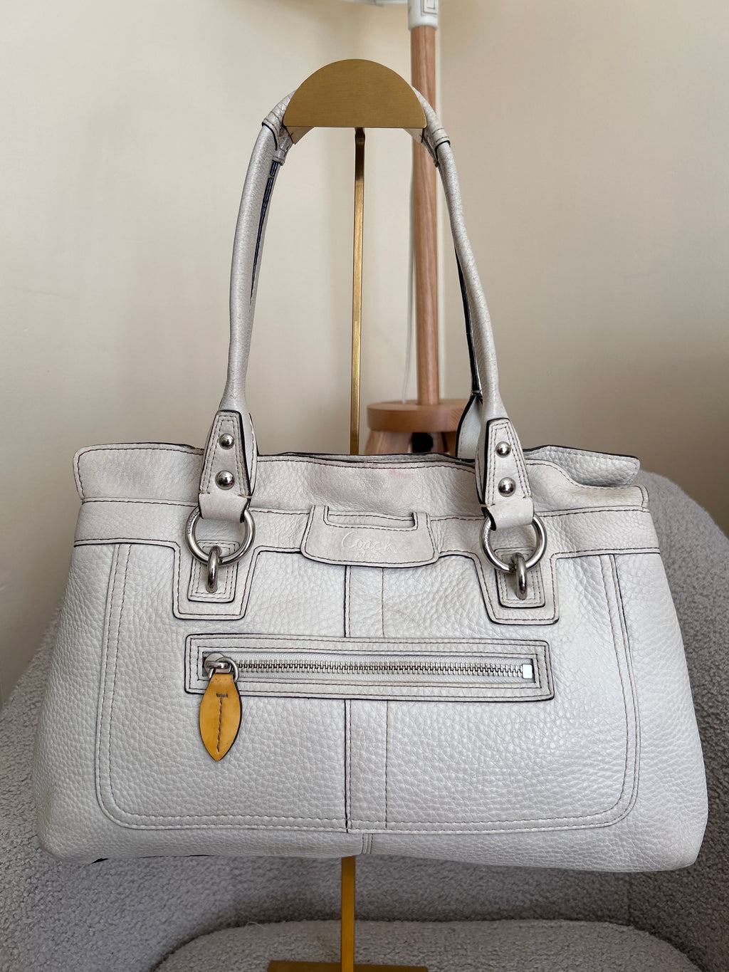 Vintage Coach white leather shoulder bag