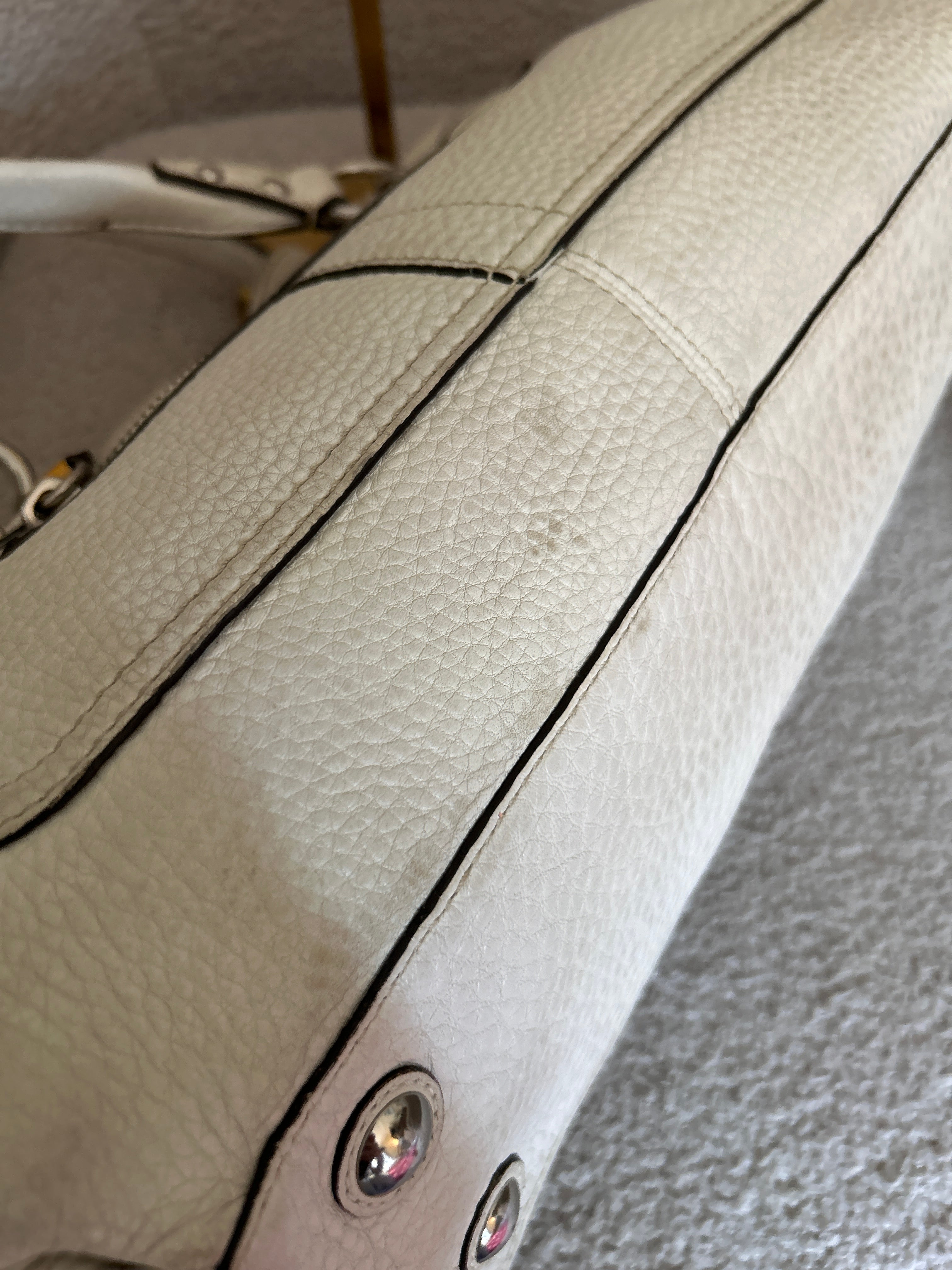 Vintage Coach white leather shoulder bag