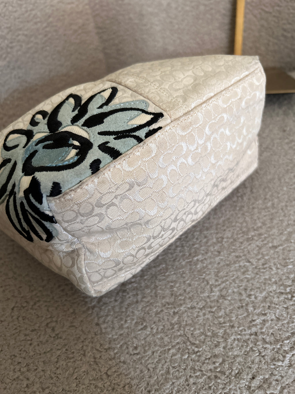 Vintage Coach bumble bee floral mini bag