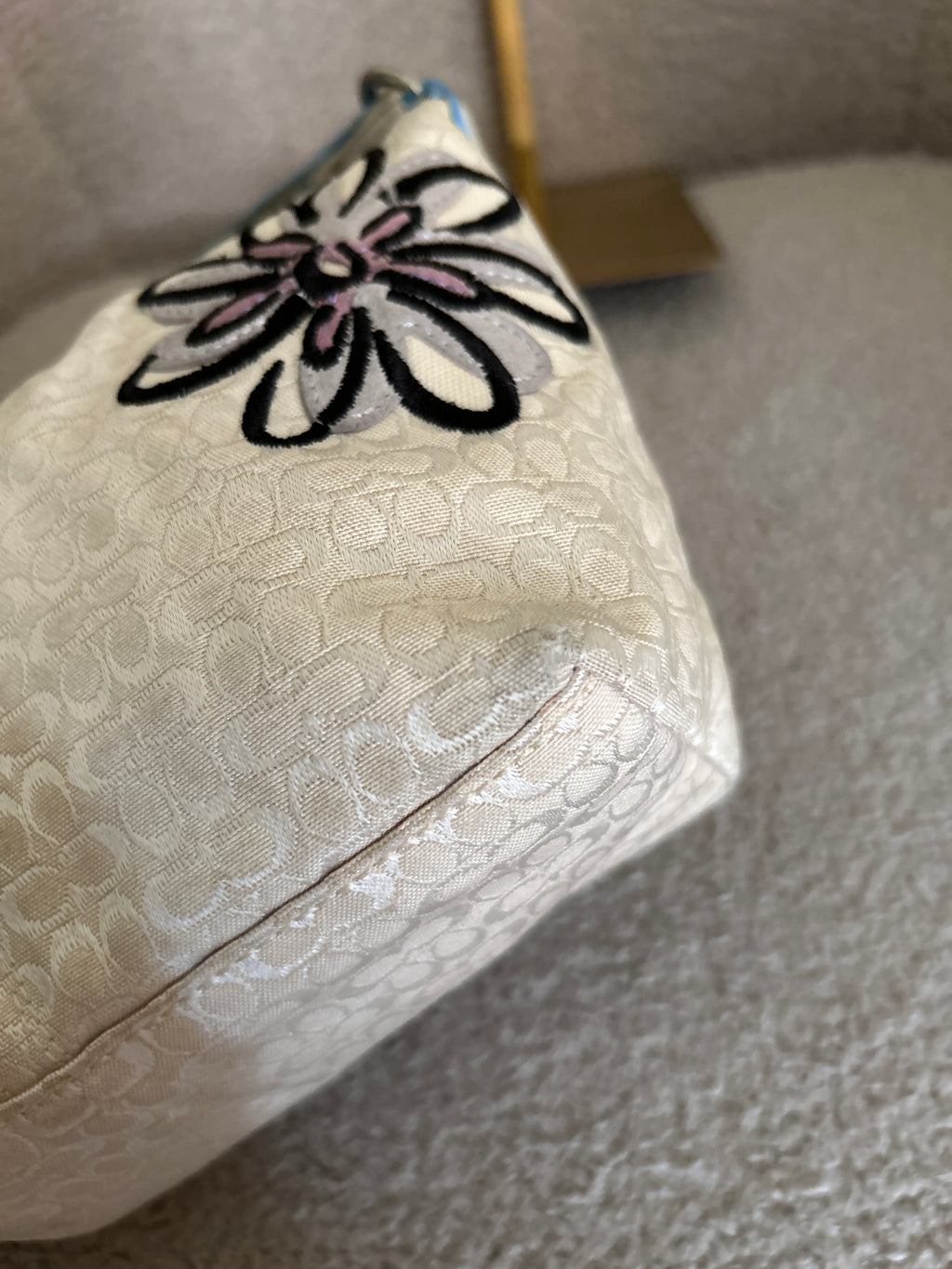 Vintage Coach bumble bee floral mini bag