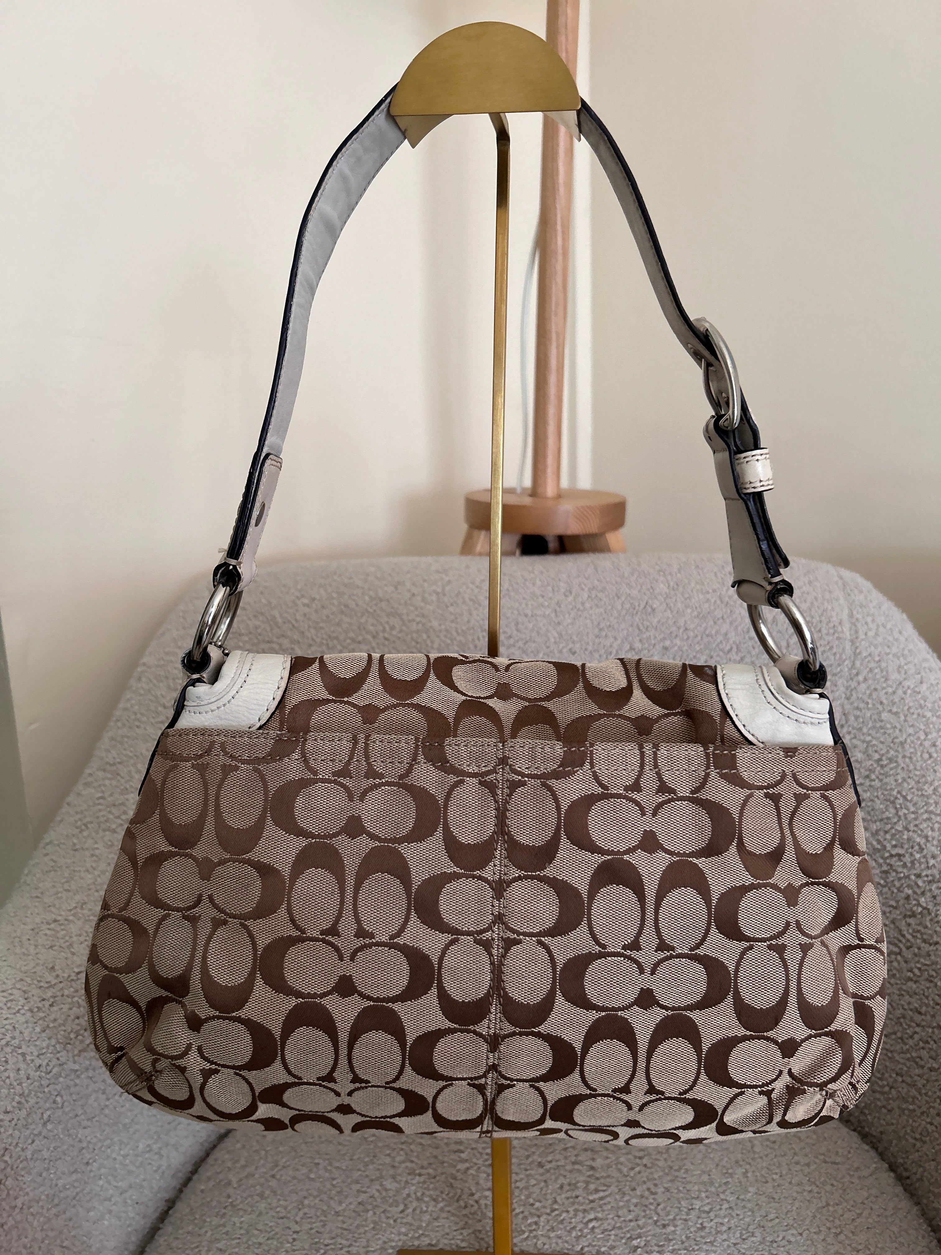 Vintage Coach flap shoulder bag