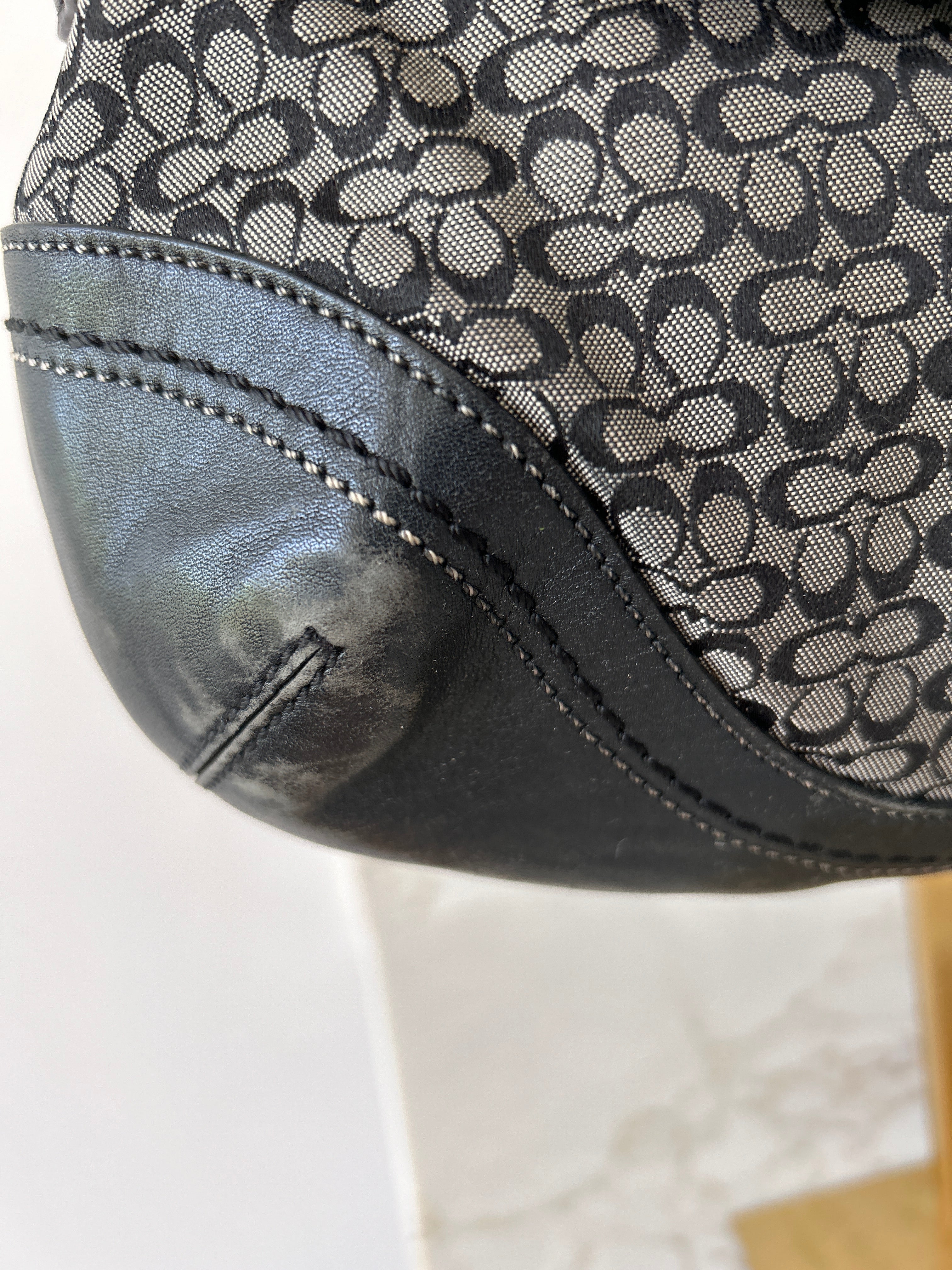 Vintage Coach Soho black shoulder bag