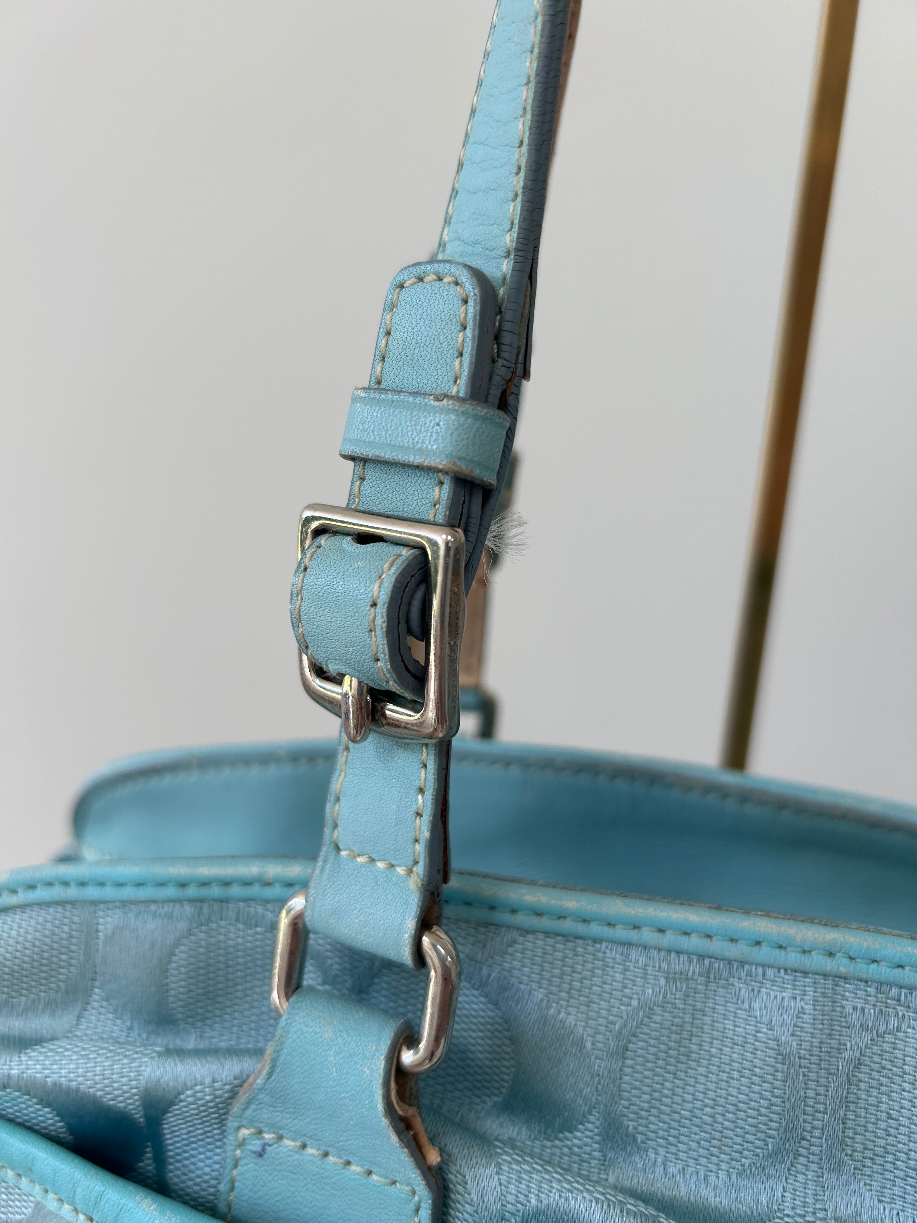 Vintage Coach light blue shoulder bag