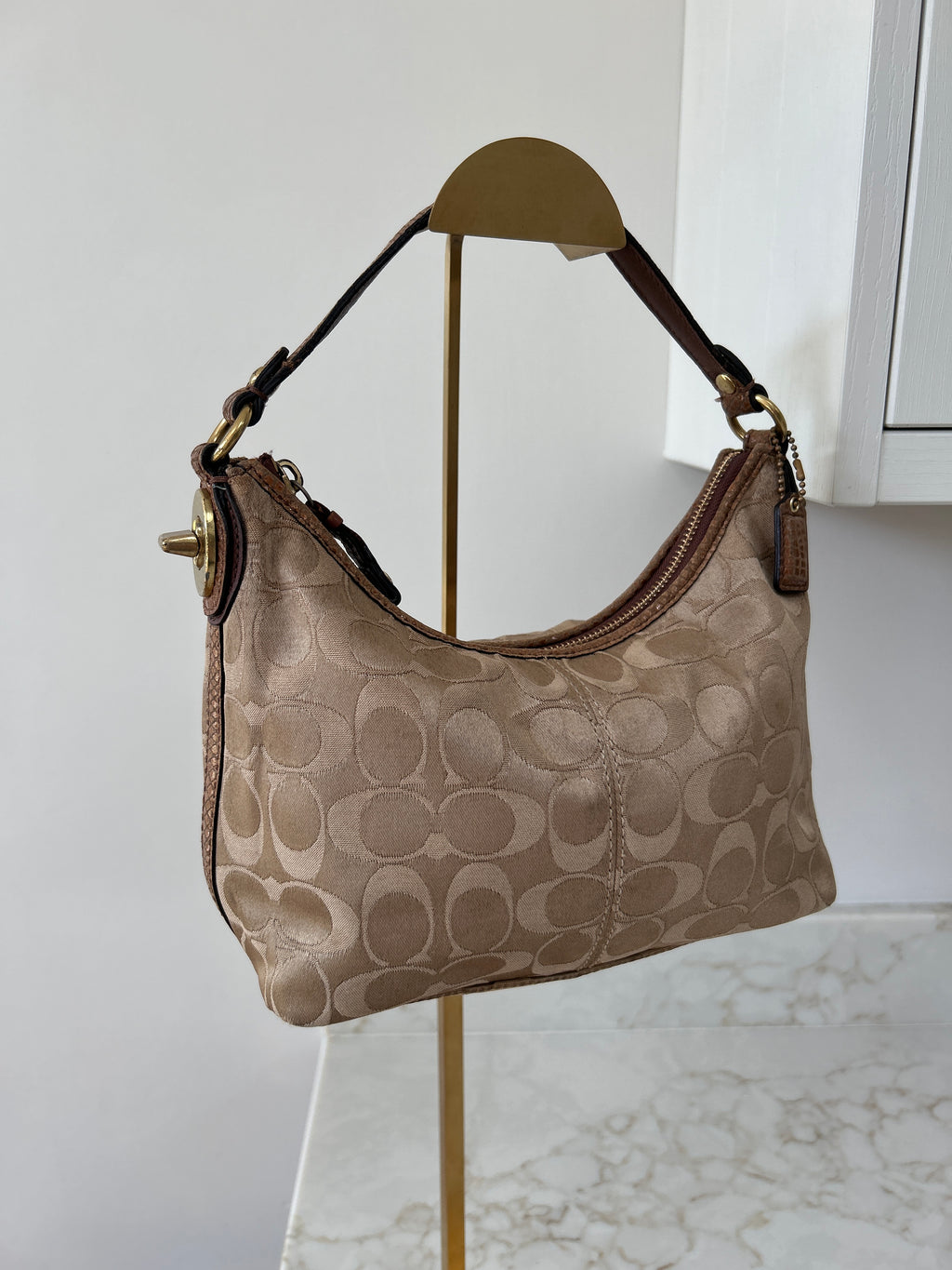Vintage Coach turnlock shoulder bag