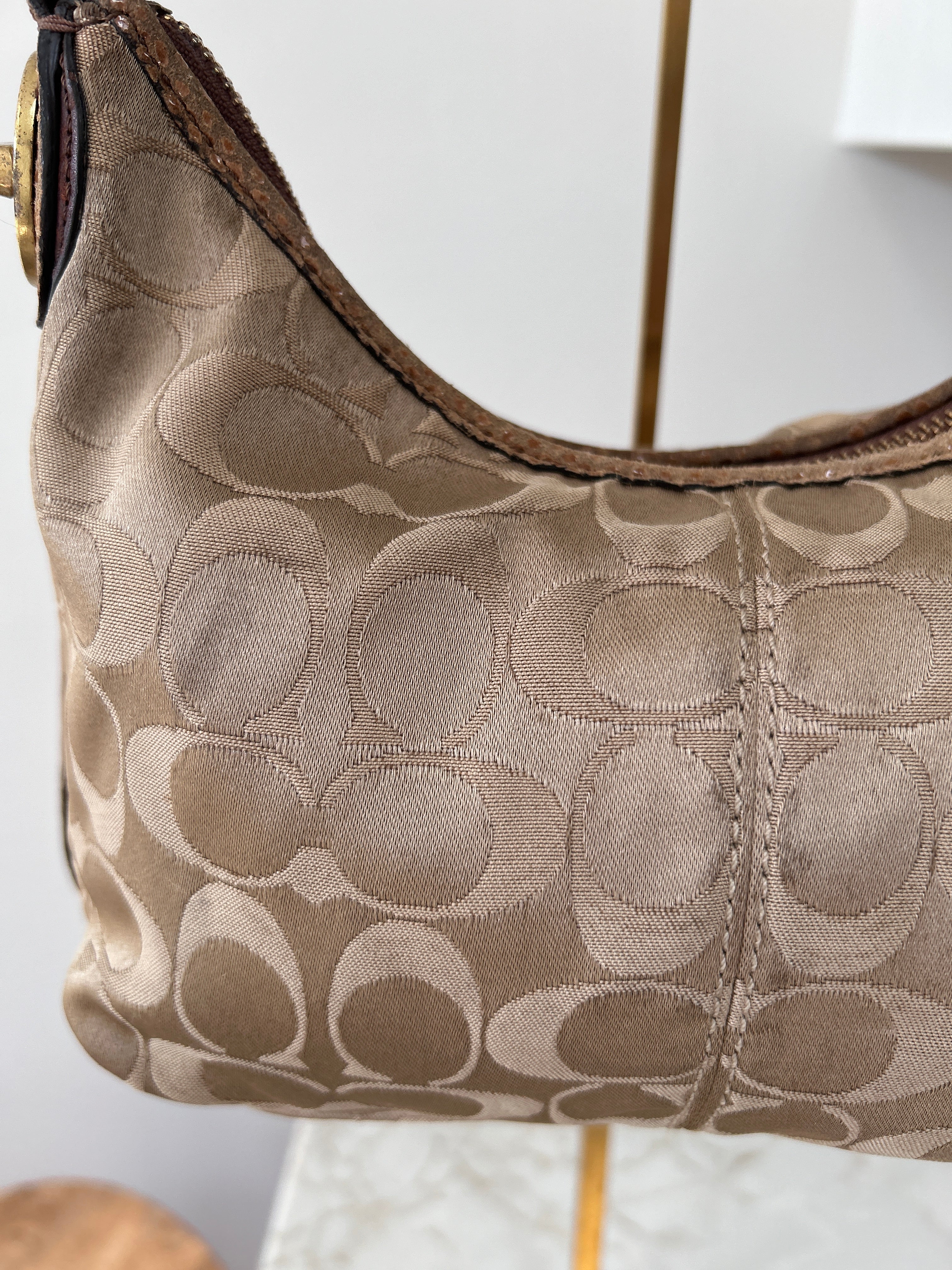 Vintage Coach turnlock shoulder bag