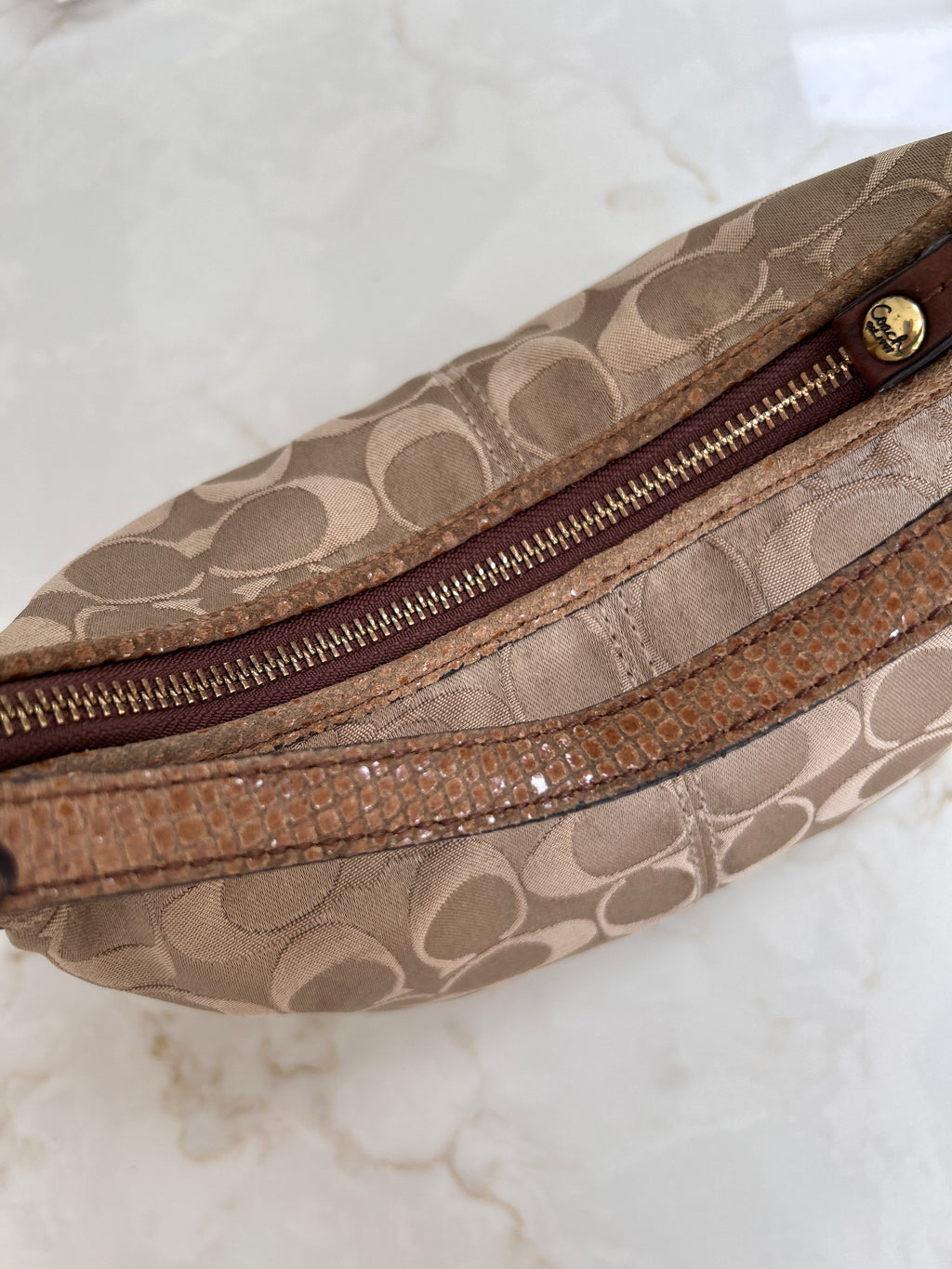 Vintage Coach turnlock shoulder bag