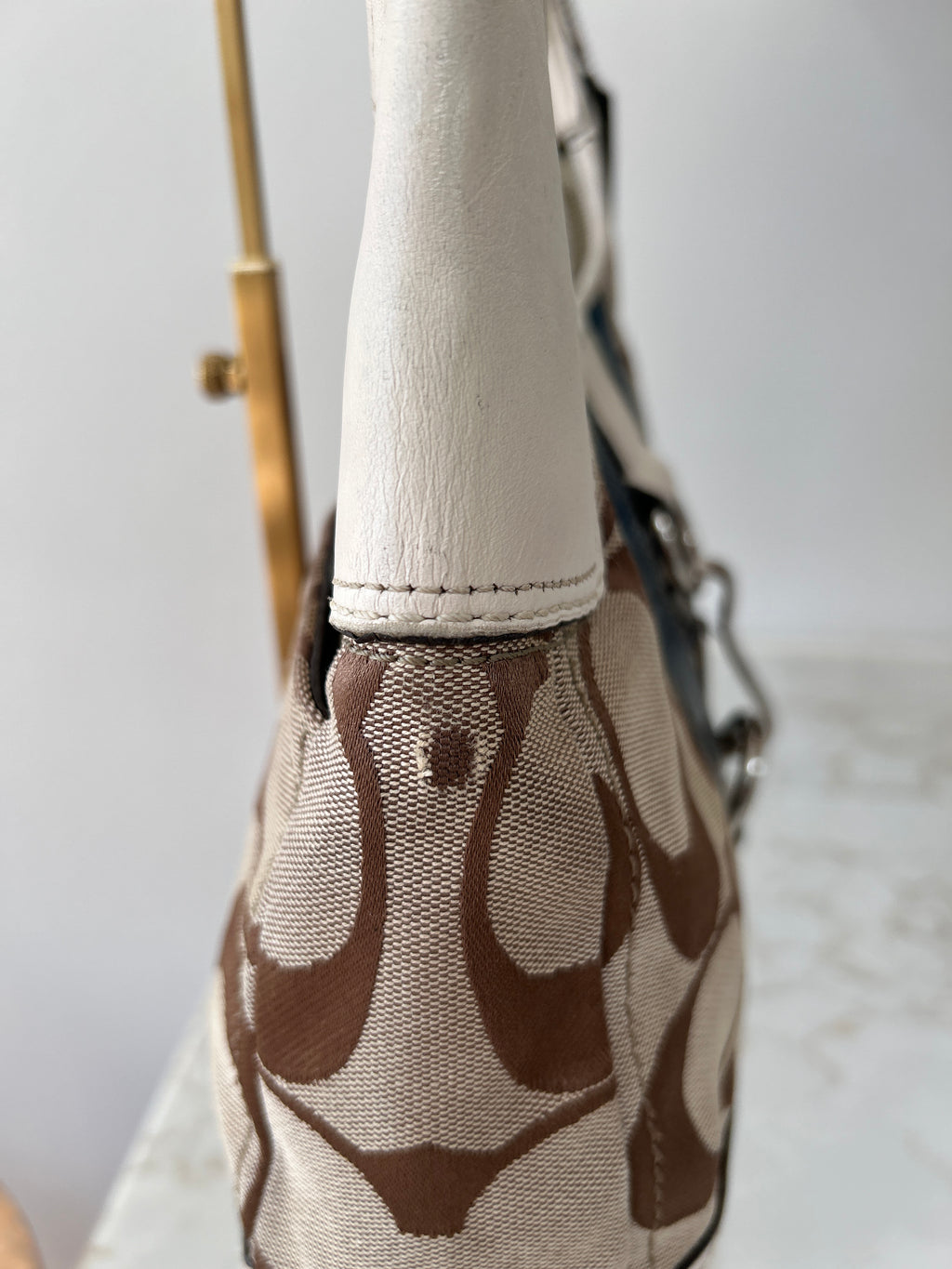 Vintage Coach clip shoulder bag