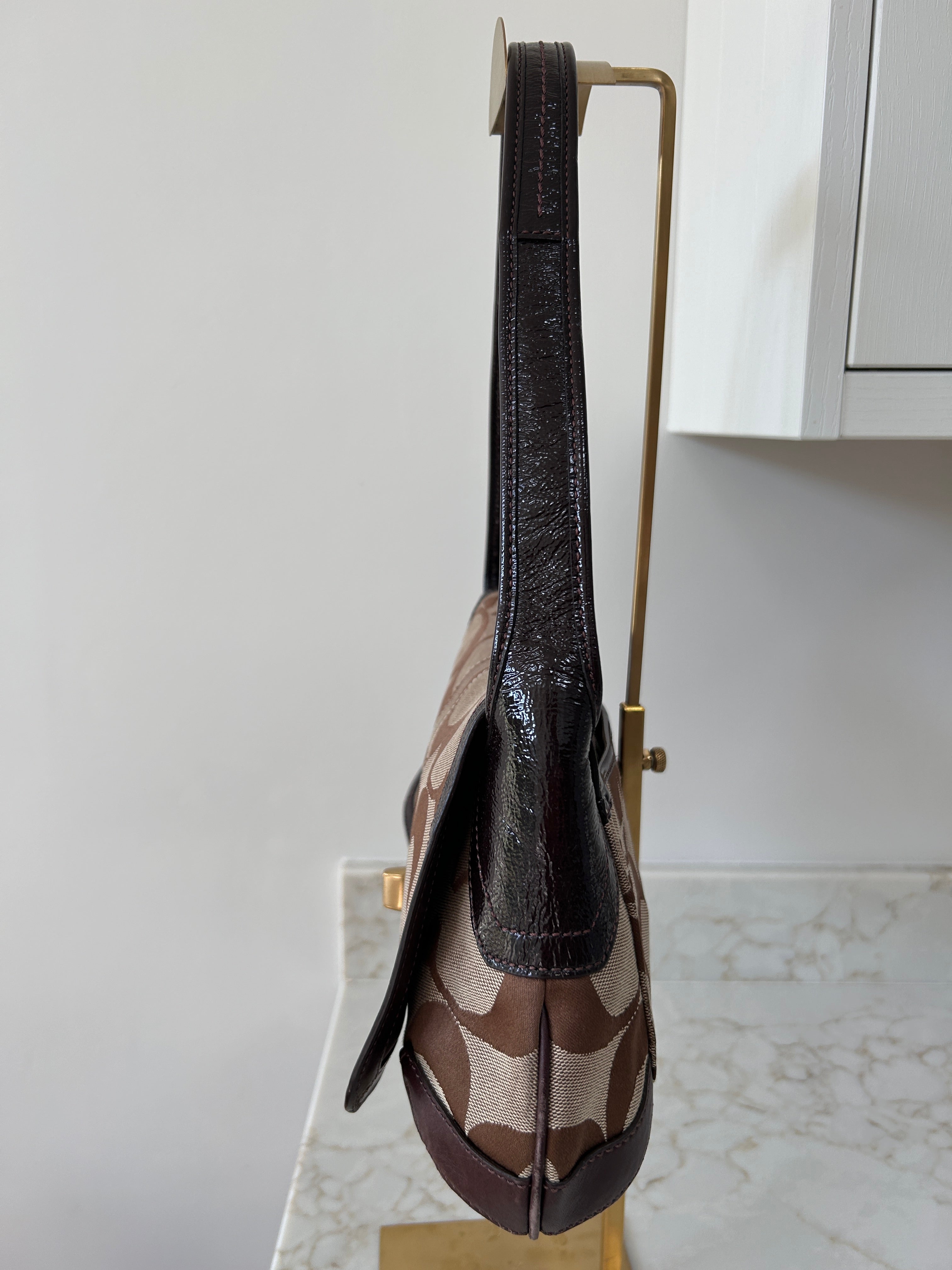 Vintage Coach turnlock shoulder bag