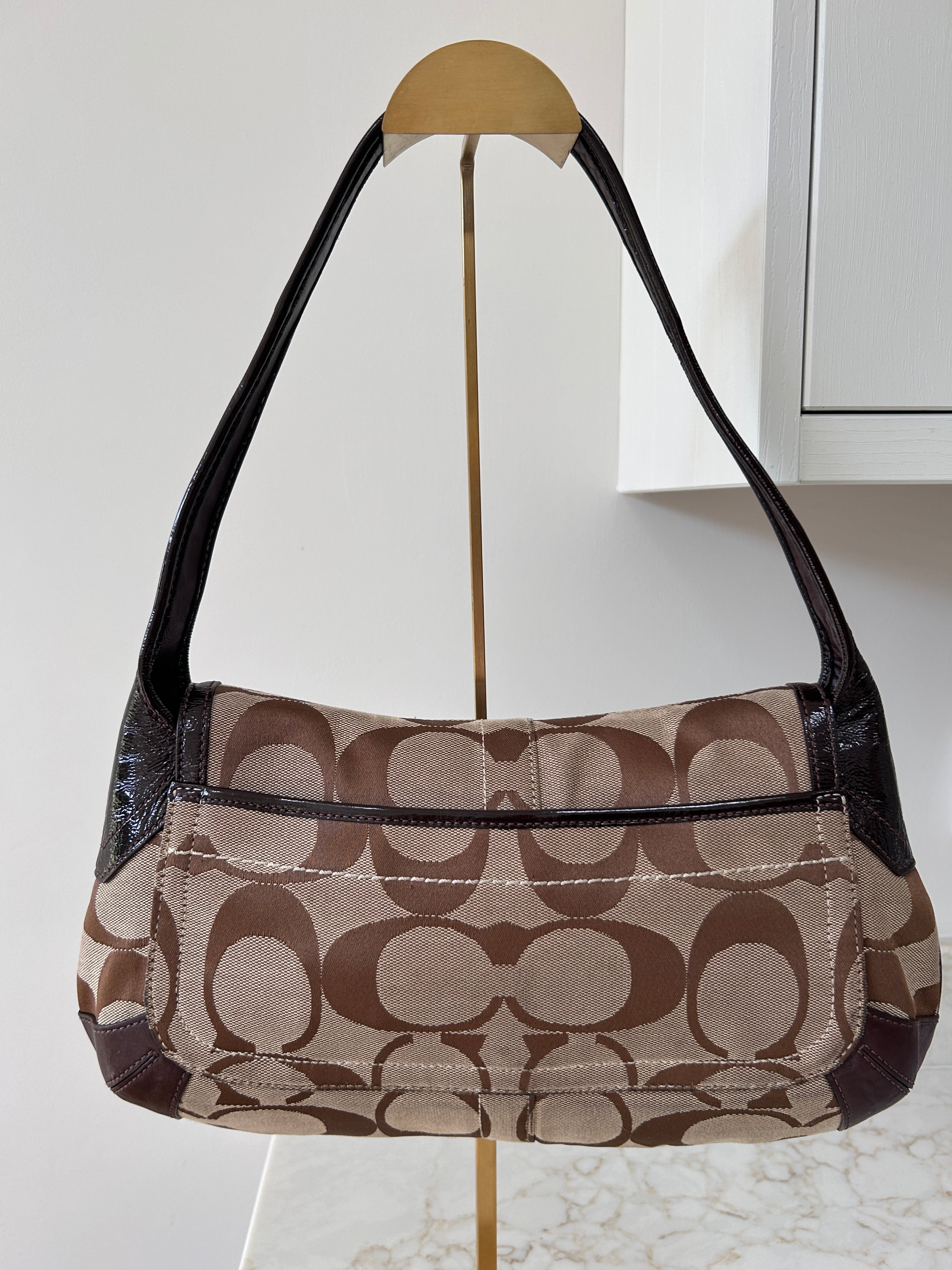 Vintage Coach turnlock shoulder bag