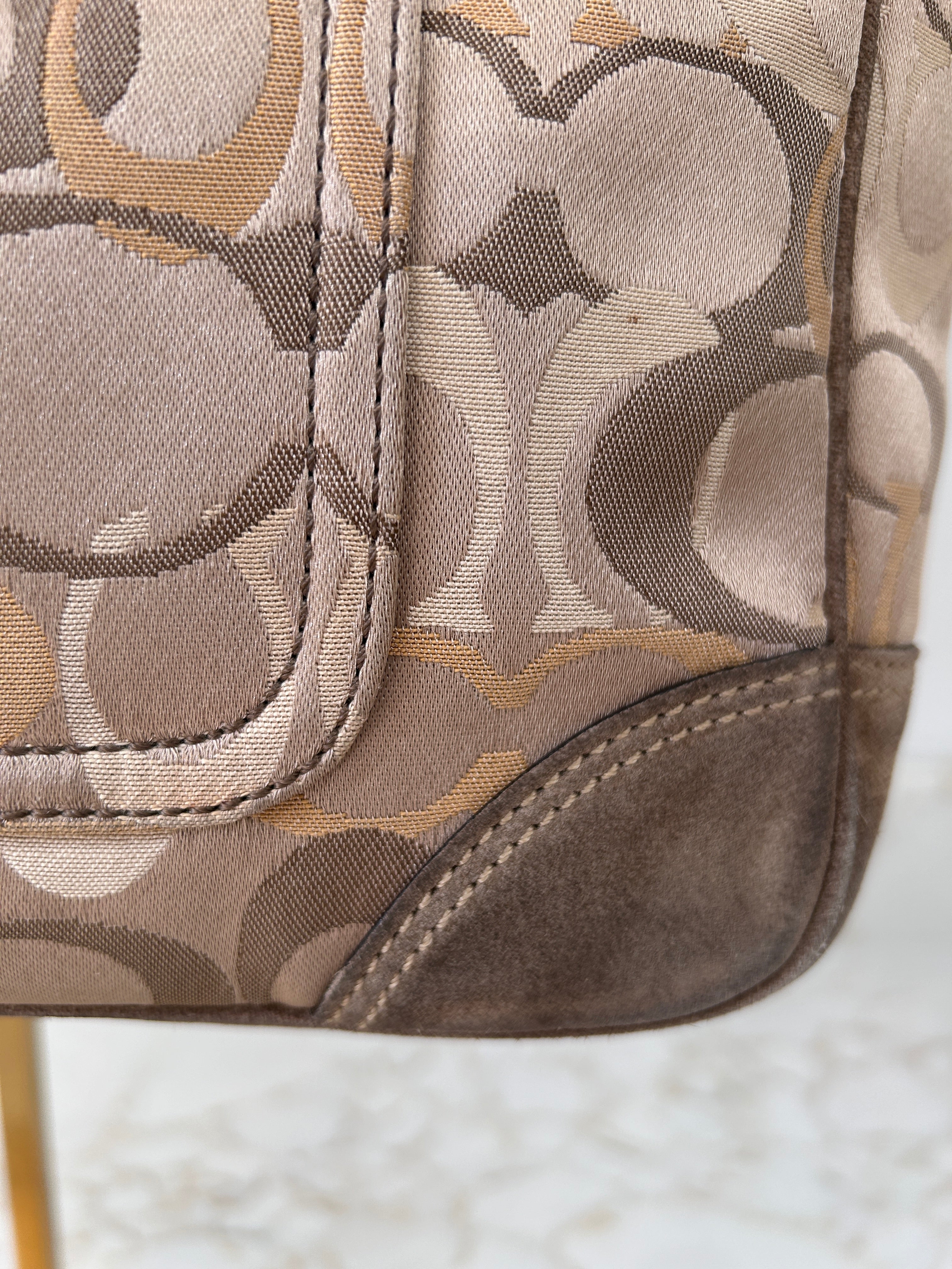 Vintage Coach optic monogram shoulder bag