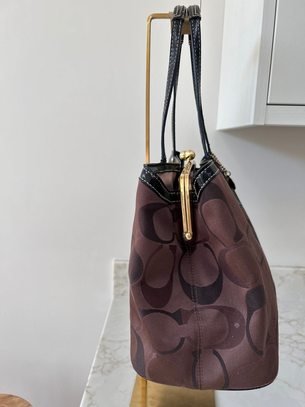 Vintage Coach dark brown kisslock shoulder bag