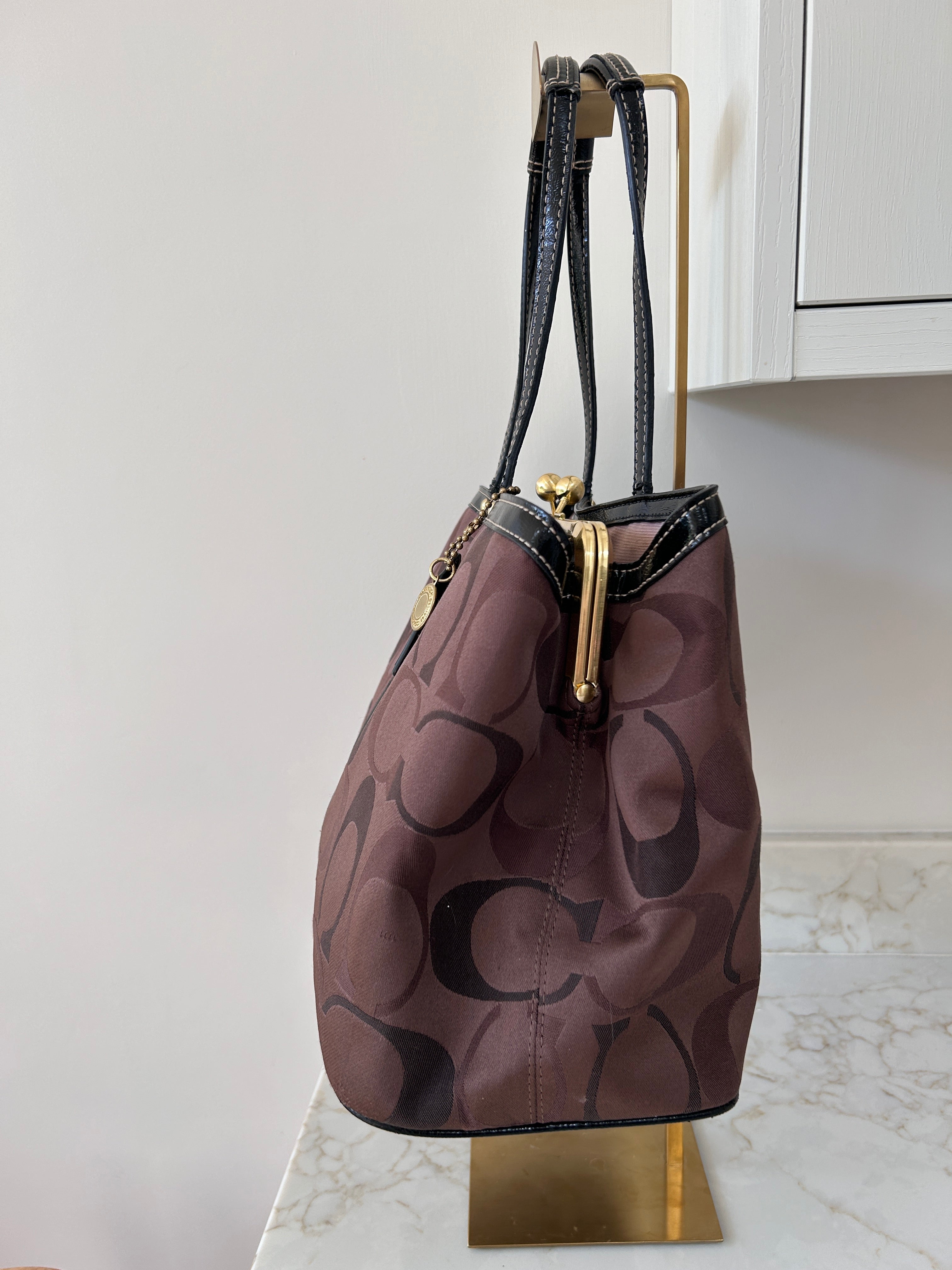 Vintage Coach dark brown kisslock shoulder bag