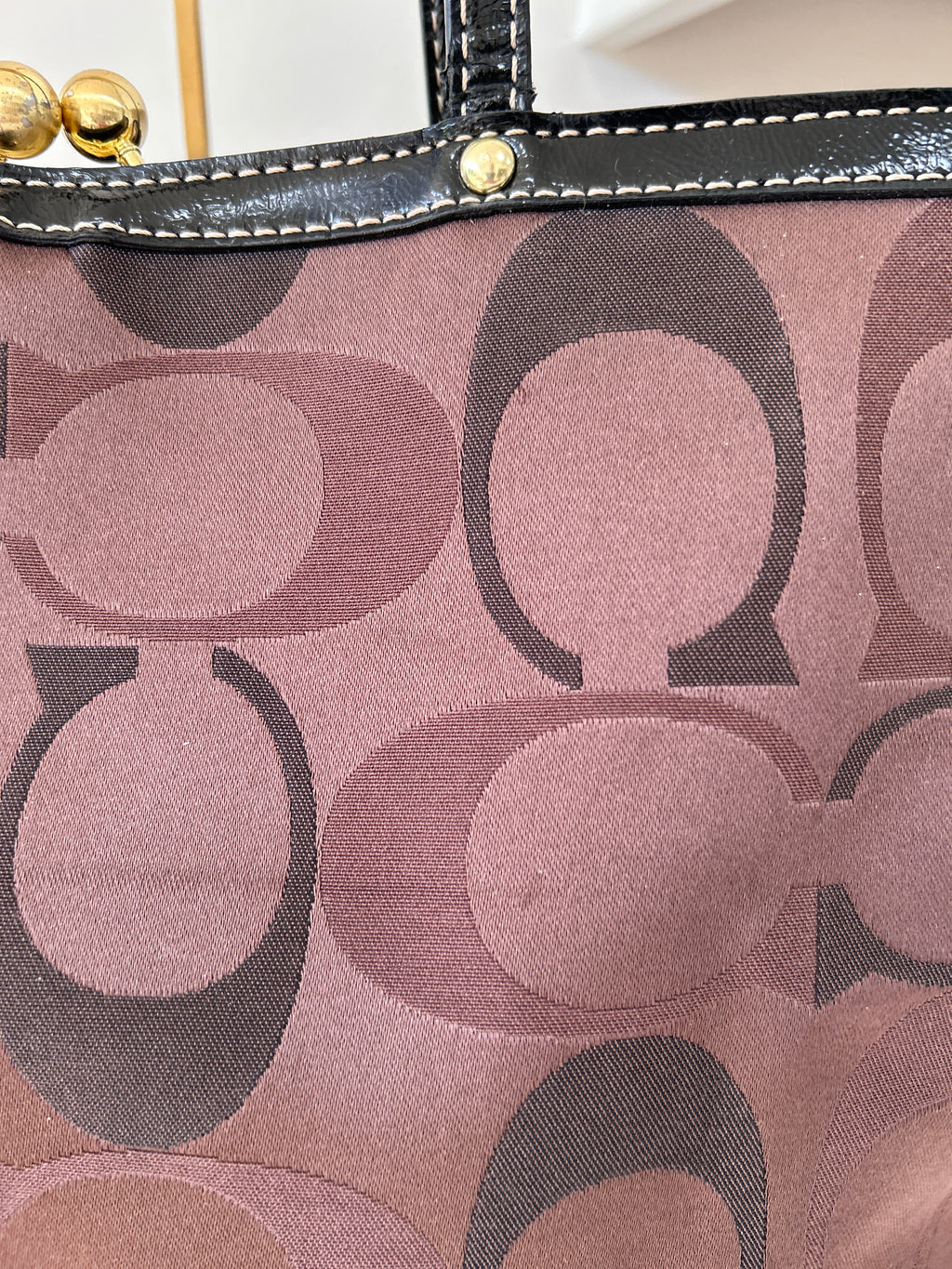 Vintage Coach dark brown kisslock shoulder bag
