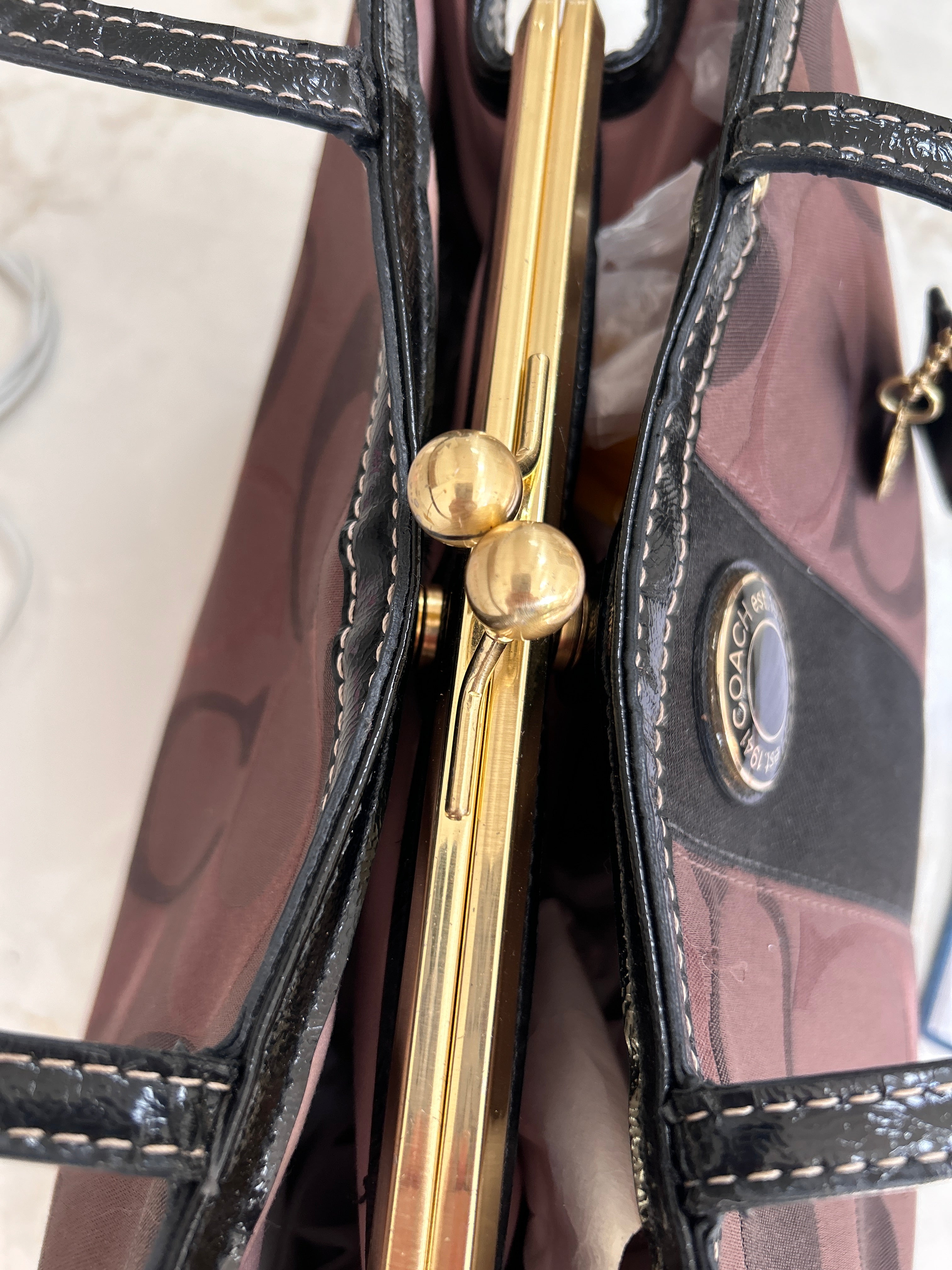 Vintage Coach dark brown kisslock shoulder bag