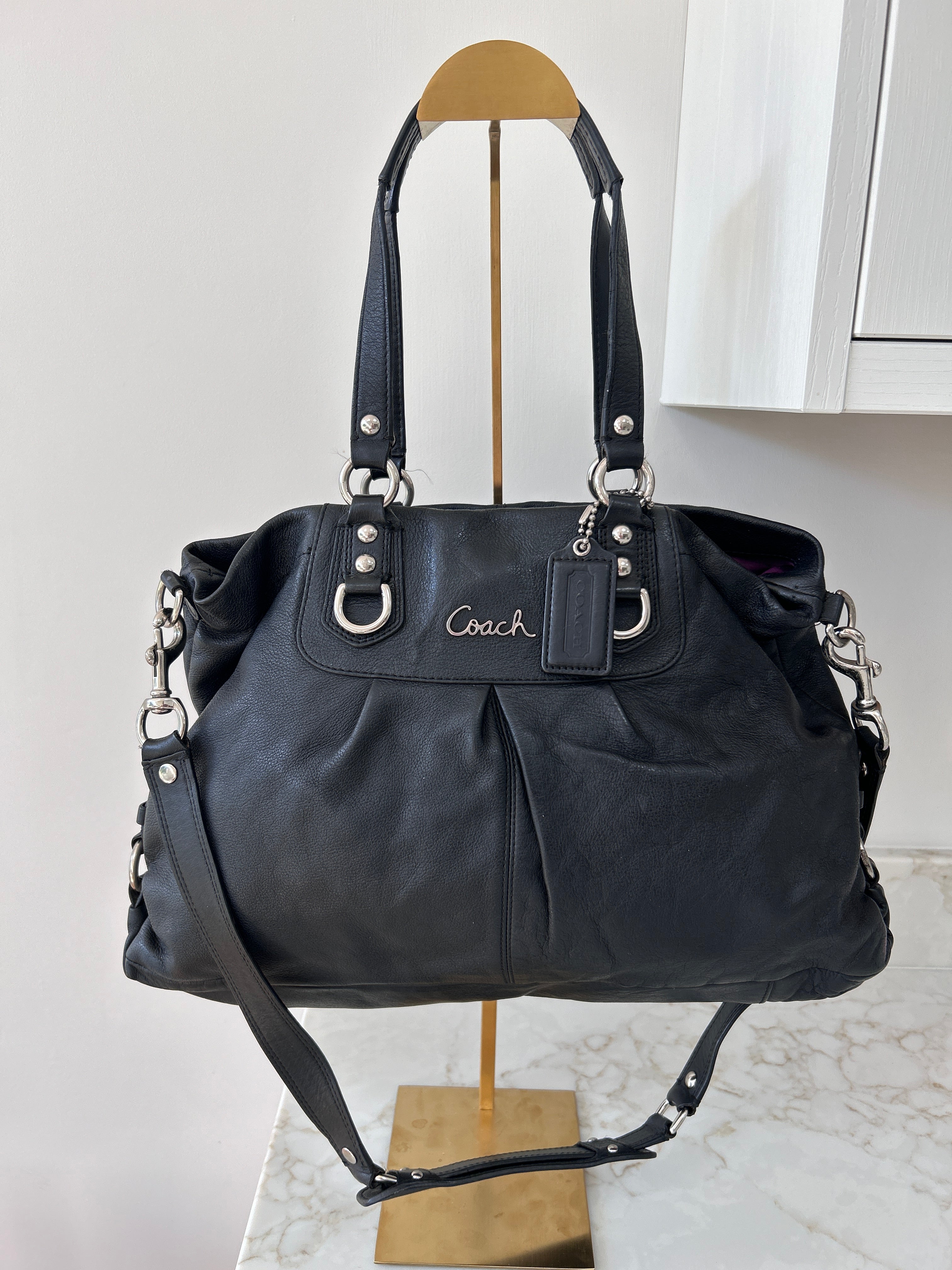 Vintage Coach black leather shoulder bag