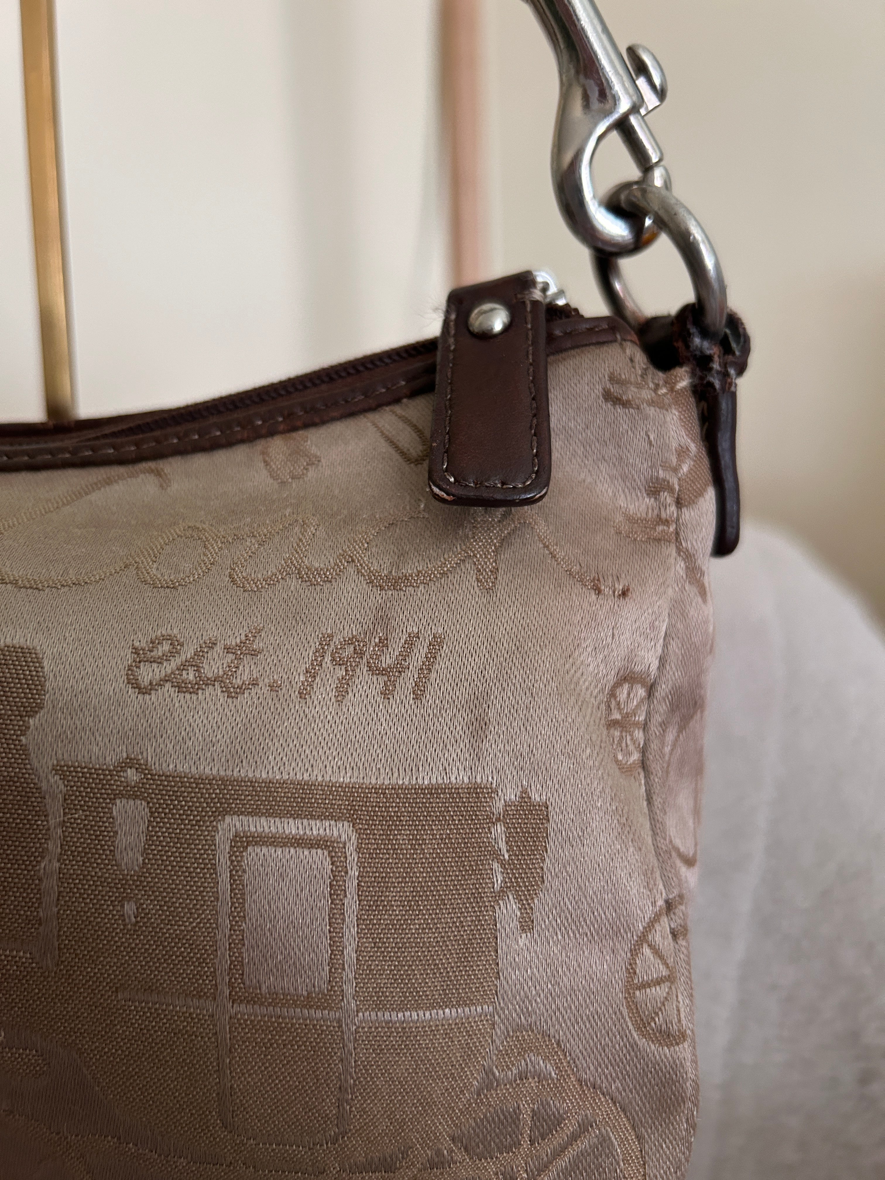 Vintage Coach horse and carriage shoulder bag