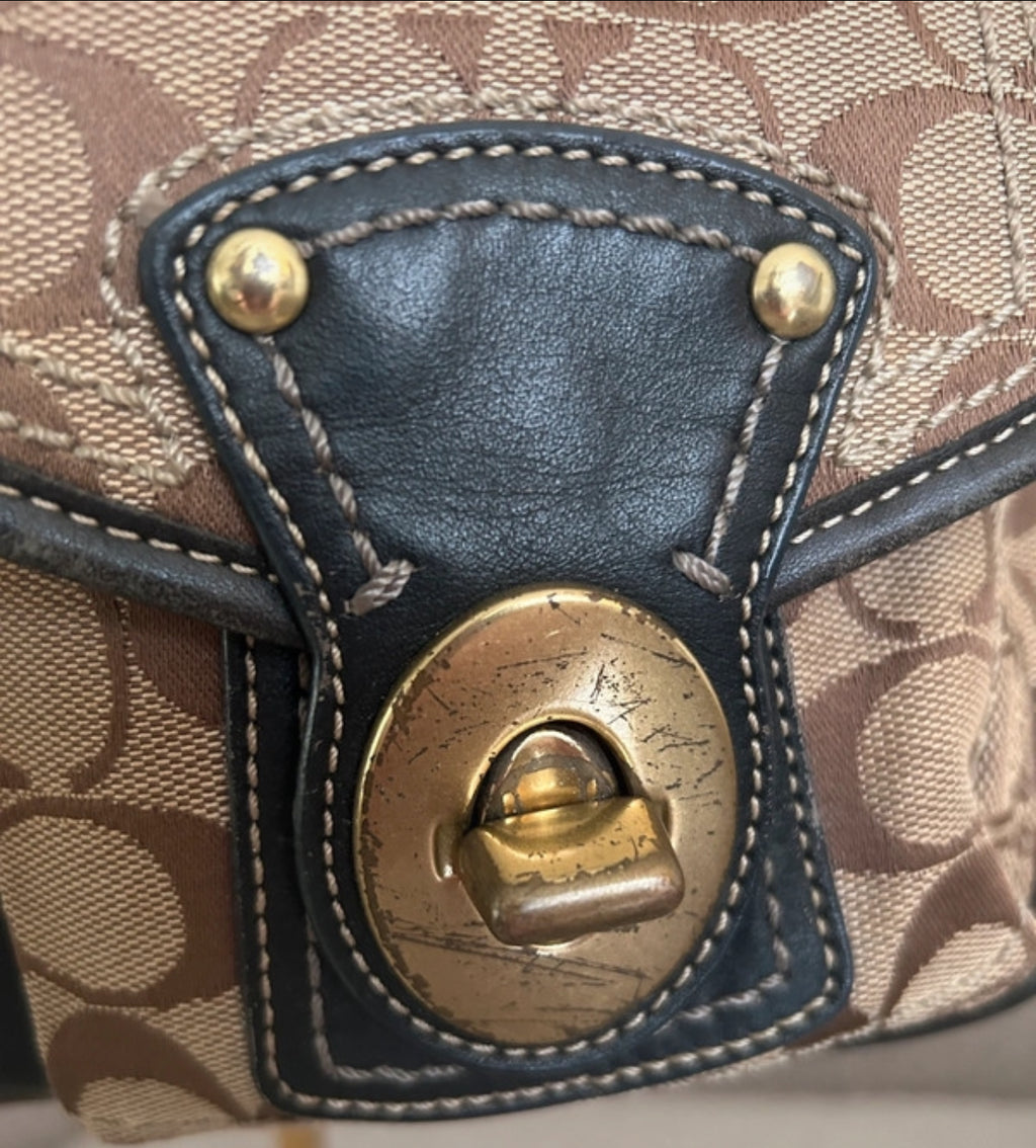 Vintage Coach F12869 Legacy shoulder bag