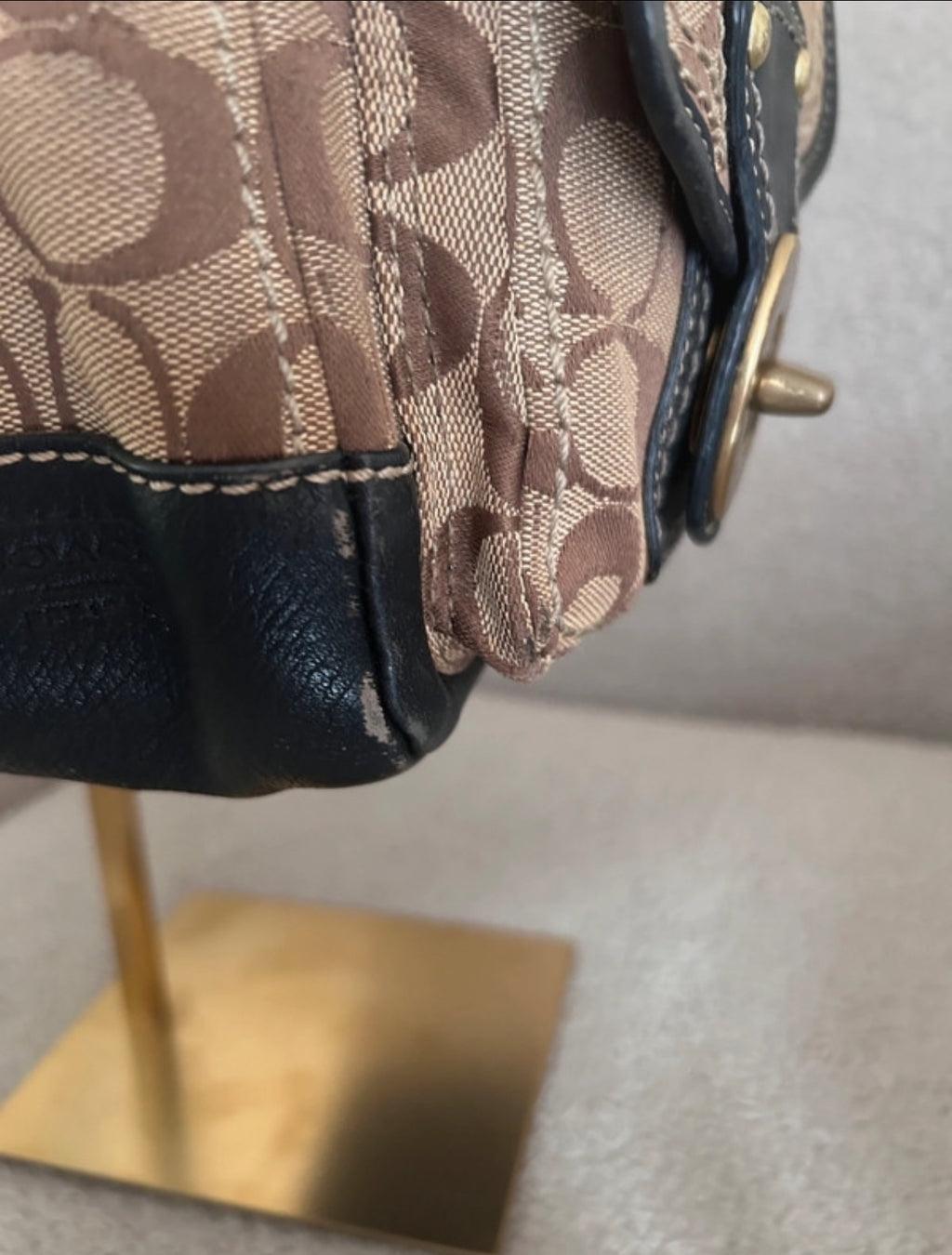 Vintage Coach F12869 Legacy shoulder bag