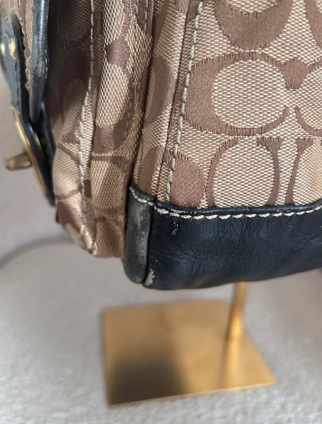 Vintage Coach F12869 Legacy shoulder bag