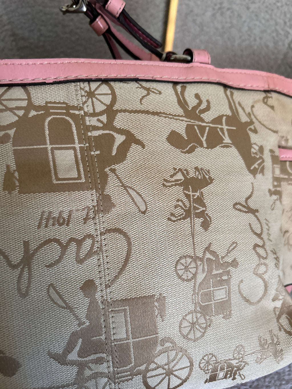 Vintage Coach horse and carriage pink leather shoulder bag