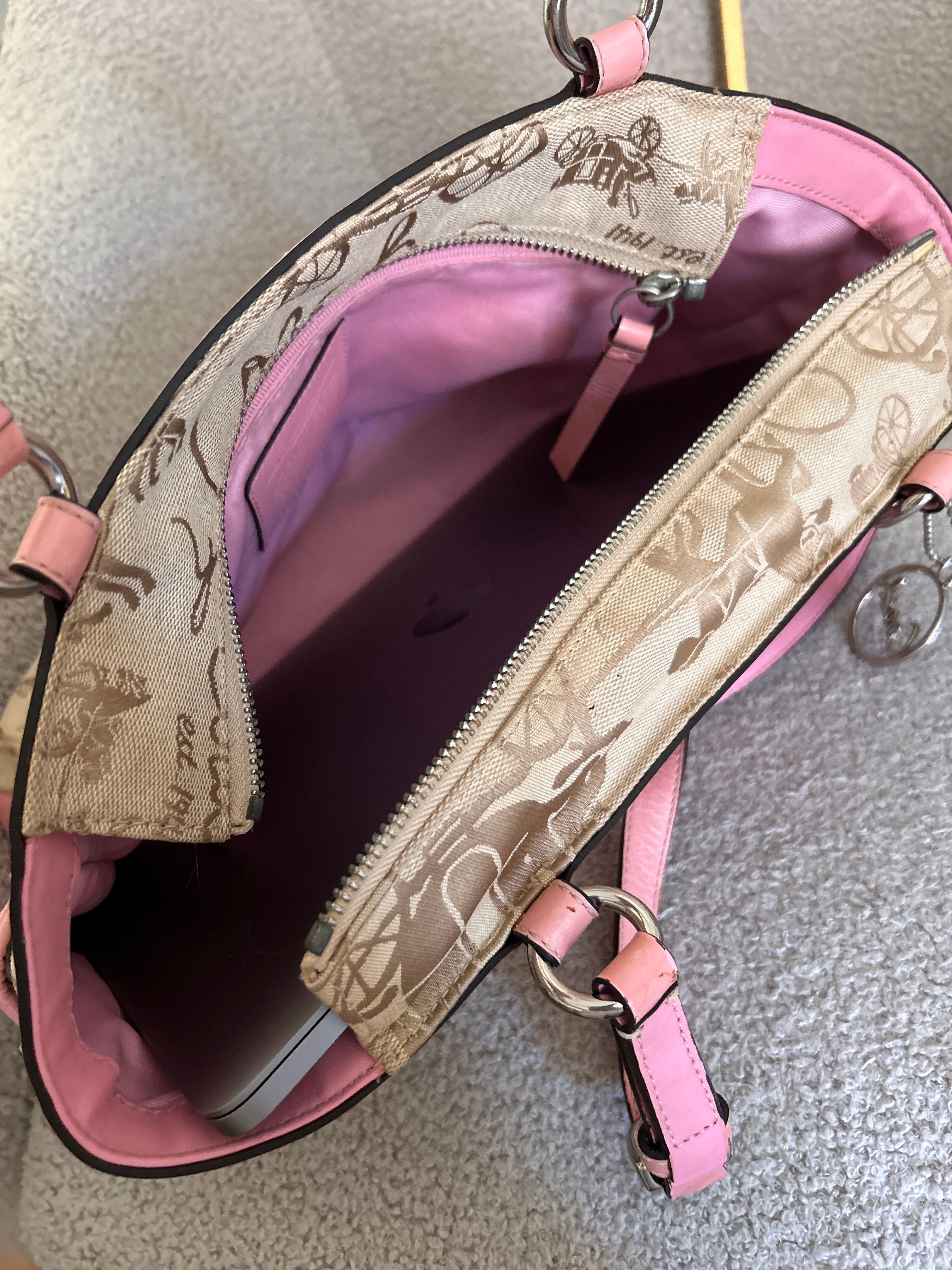 Vintage Coach horse and carriage pink leather shoulder bag