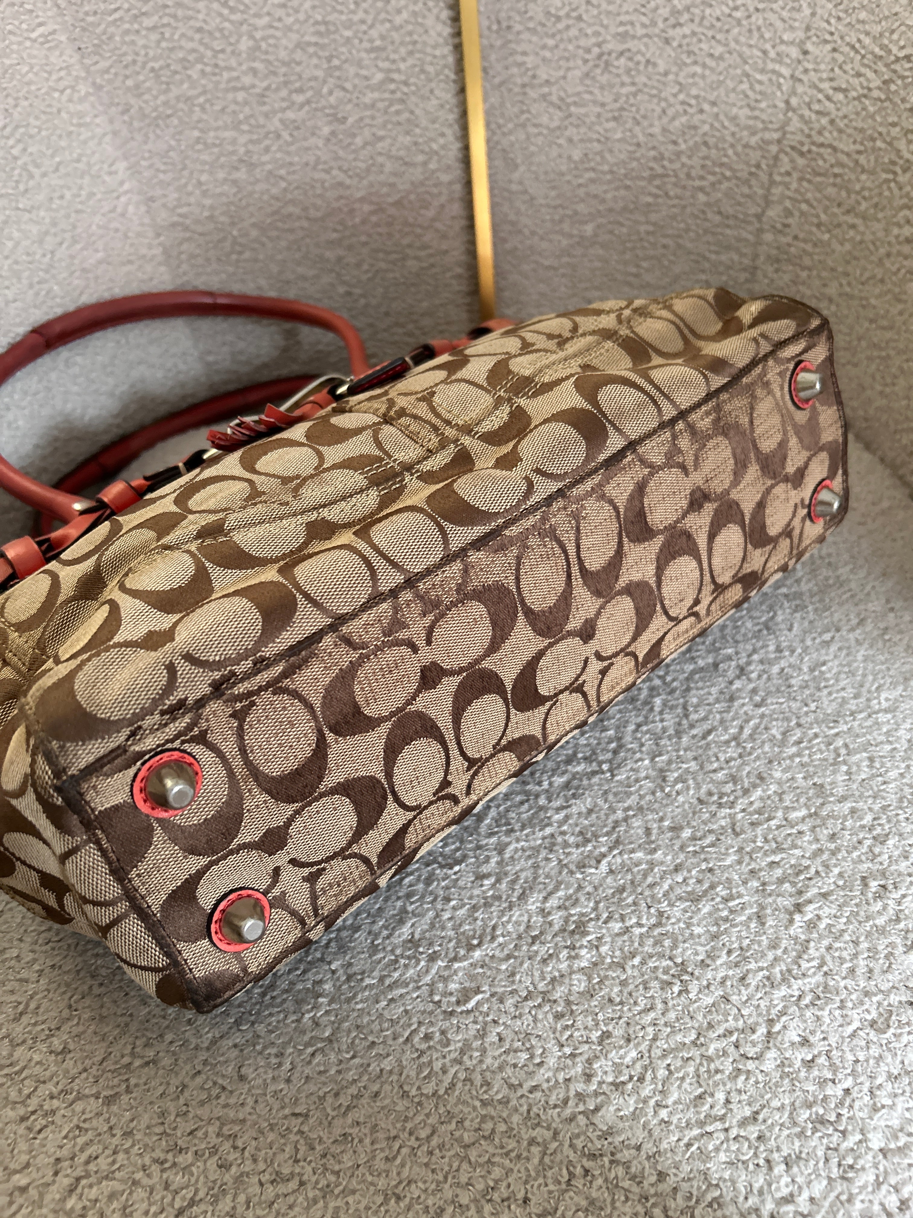 Vintage Coach Hampton coral leather shoulder bag