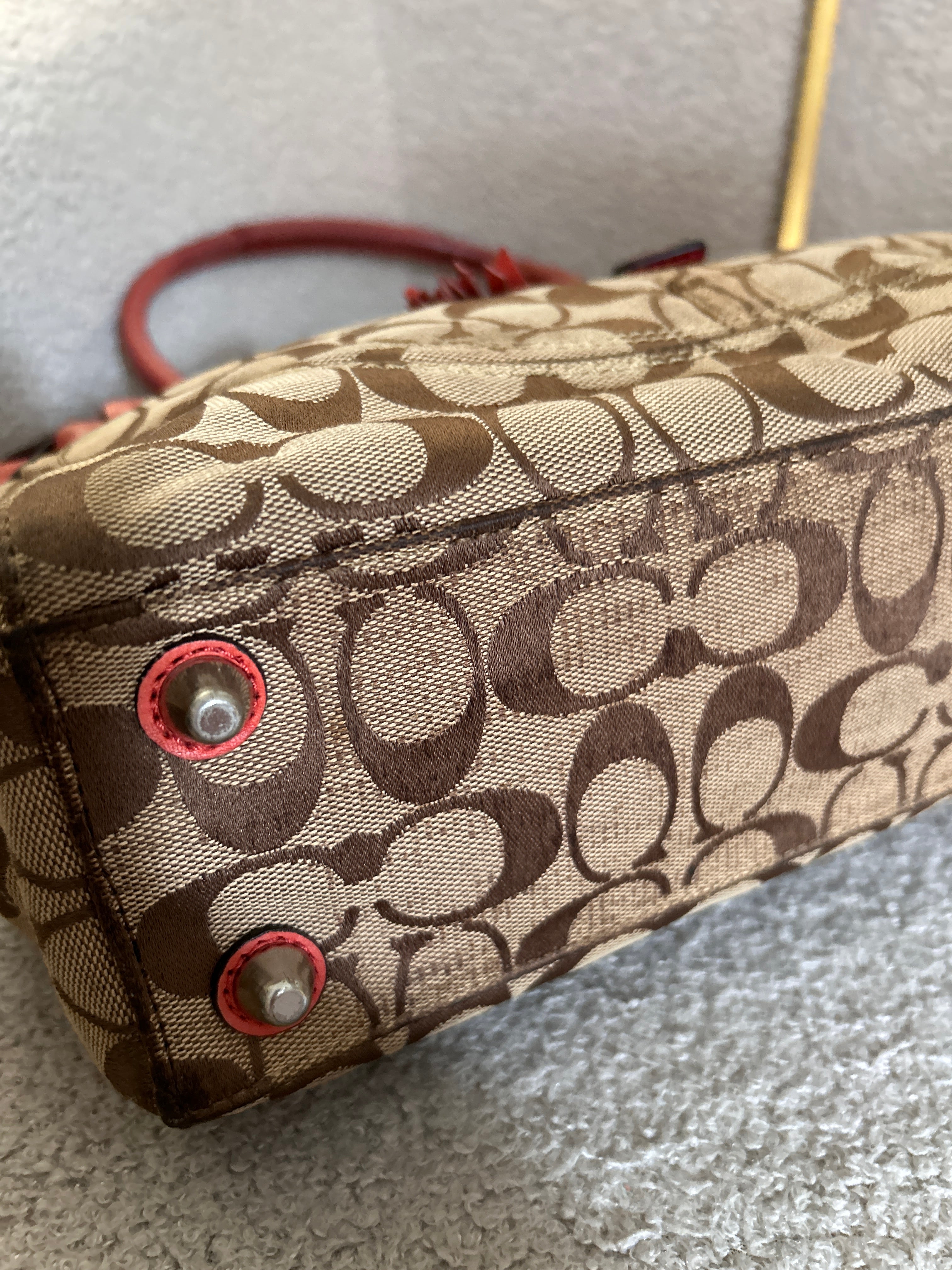 Vintage Coach Hampton coral leather shoulder bag
