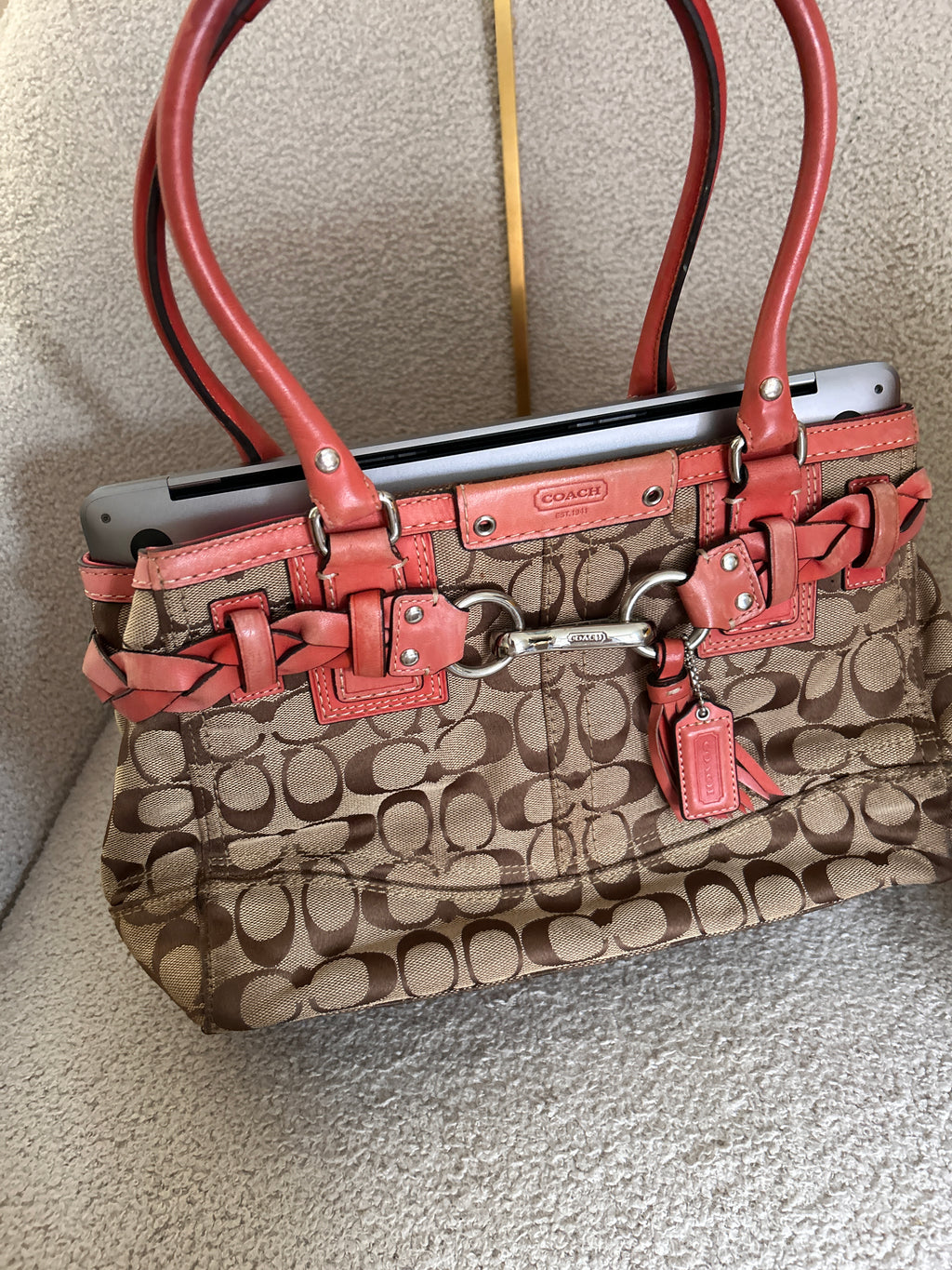 Vintage Coach Hampton coral leather shoulder bag