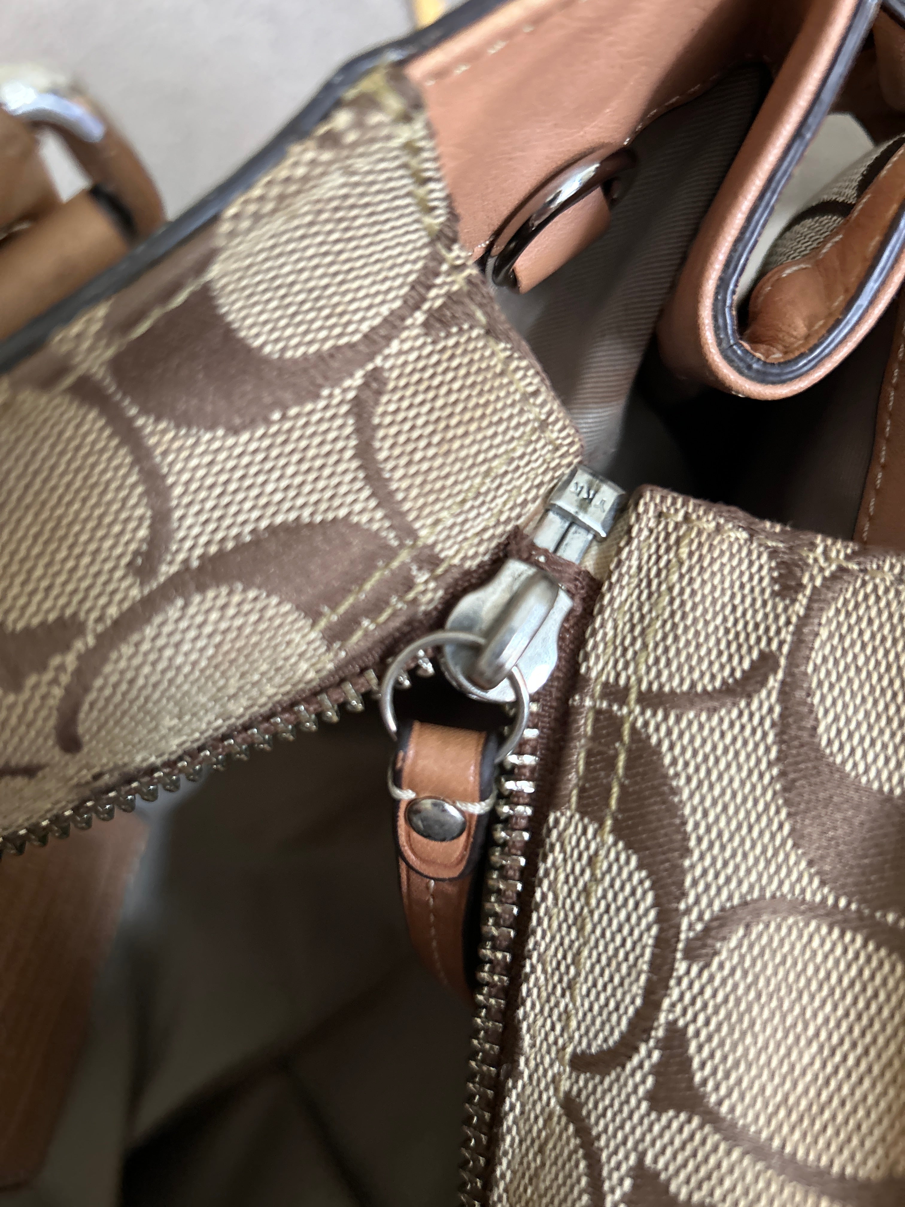 Vintage Coach Hampton shoulder bag