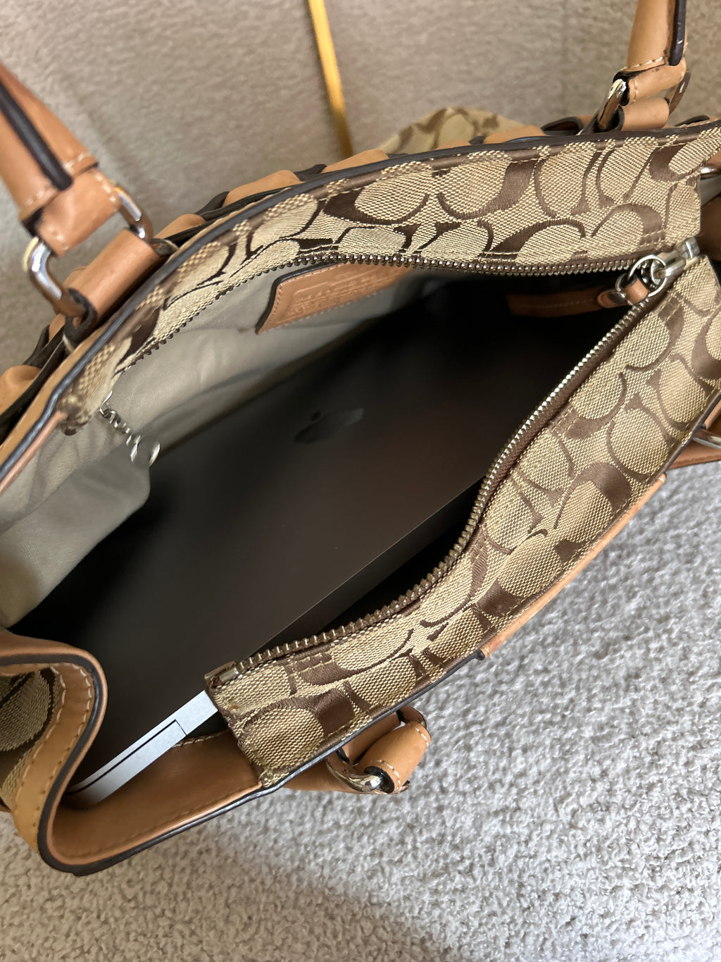 Vintage Coach Hampton shoulder bag