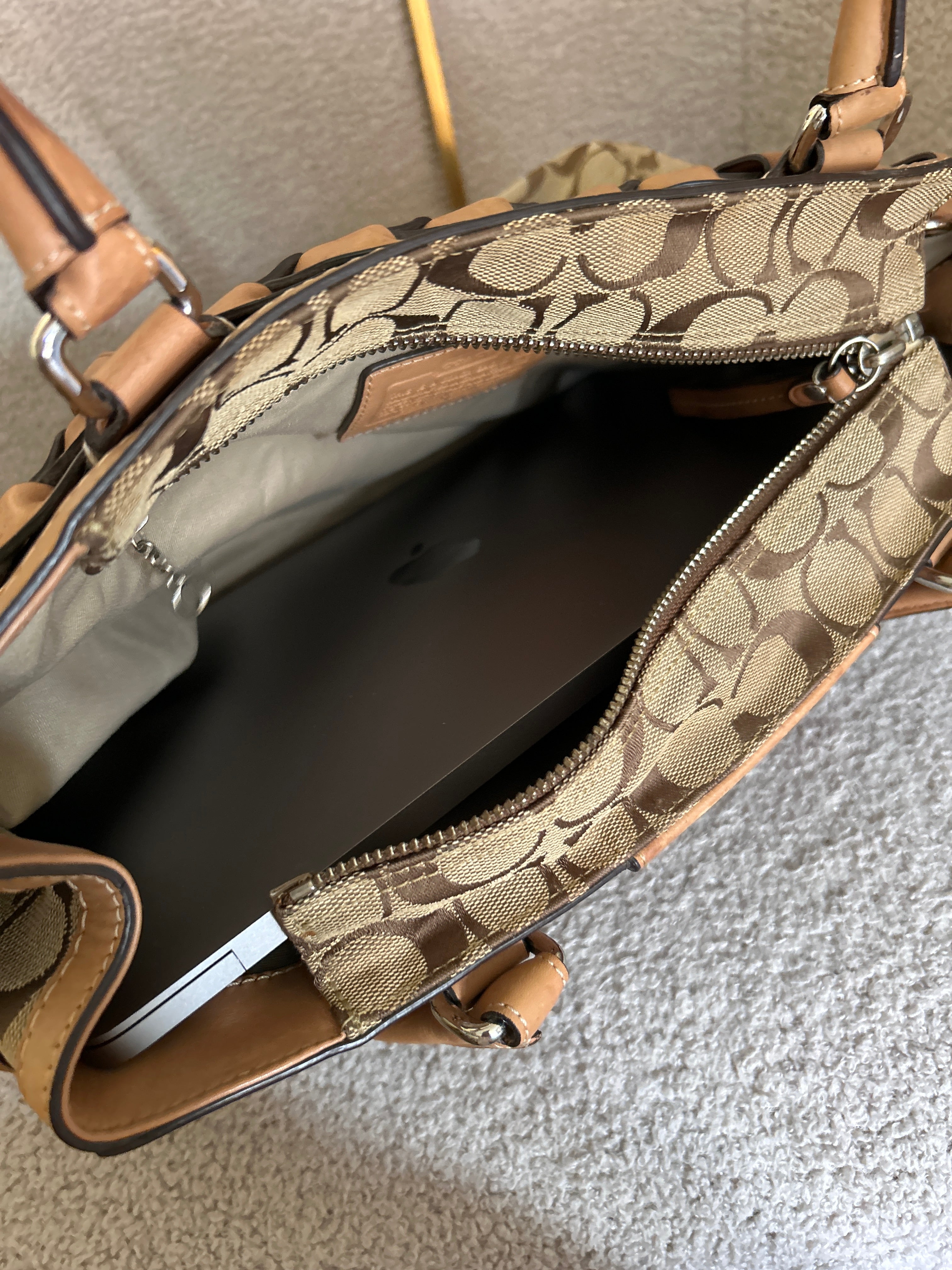 Vintage Coach Hampton shoulder bag