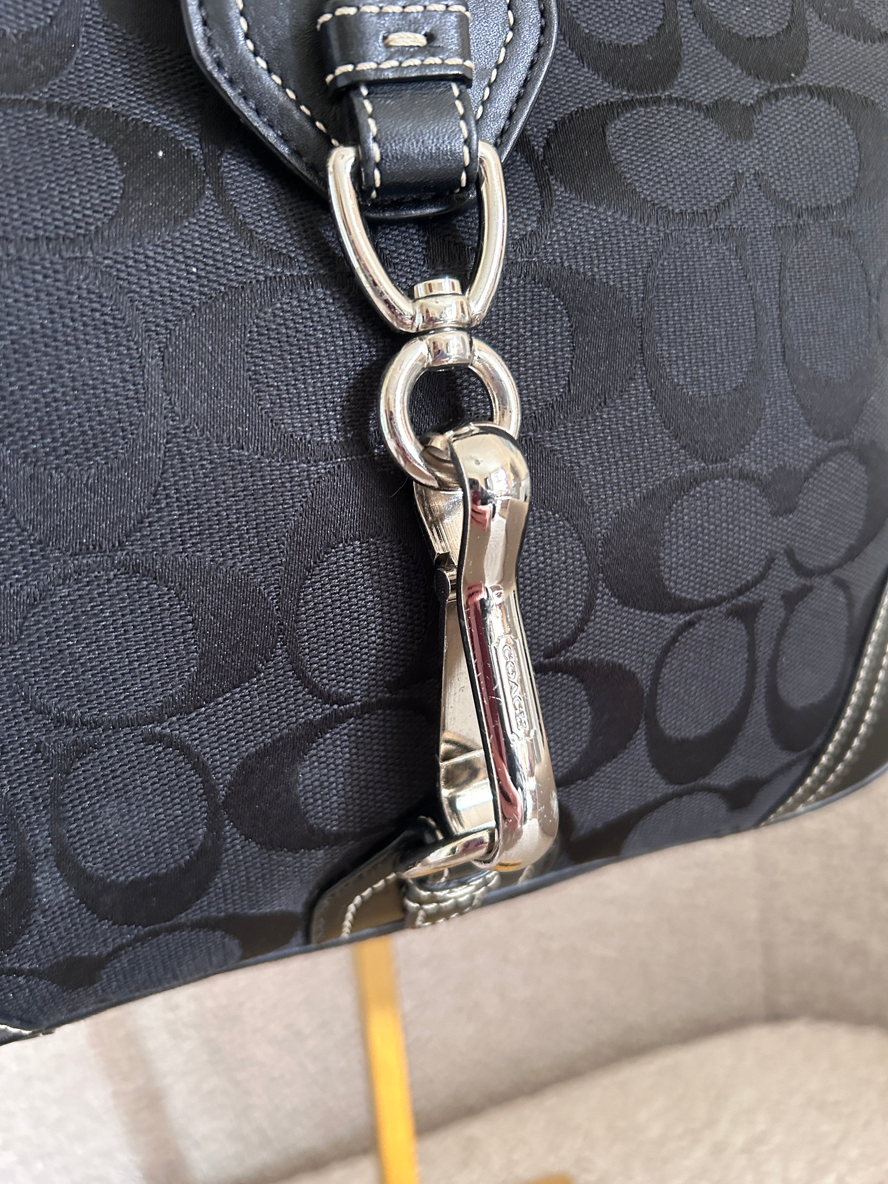 Vintage Coach clip shoulder bag