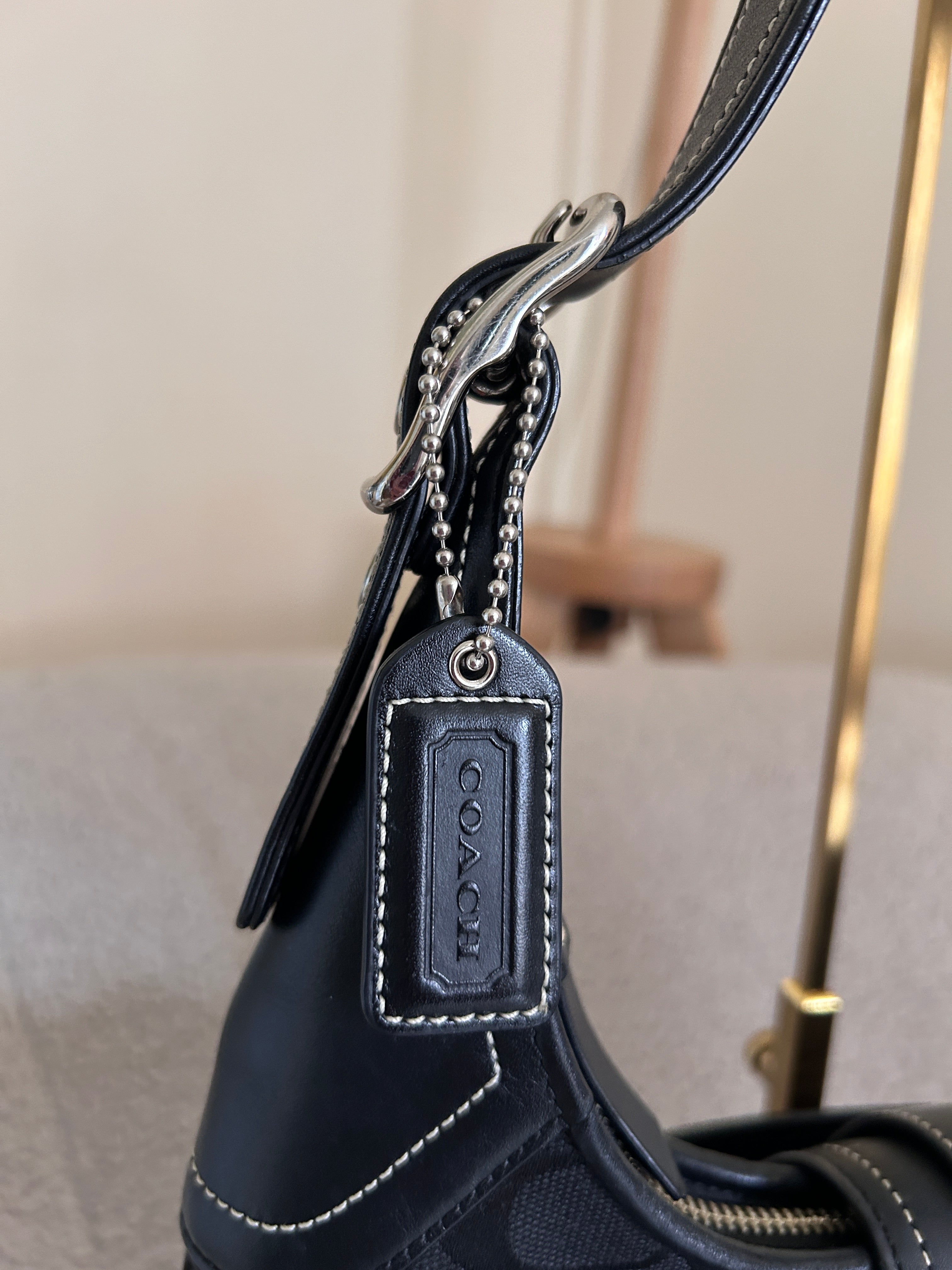 Vintage Coach clip shoulder bag