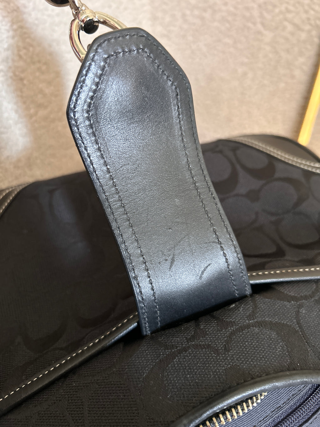Vintage Coach clip shoulder bag