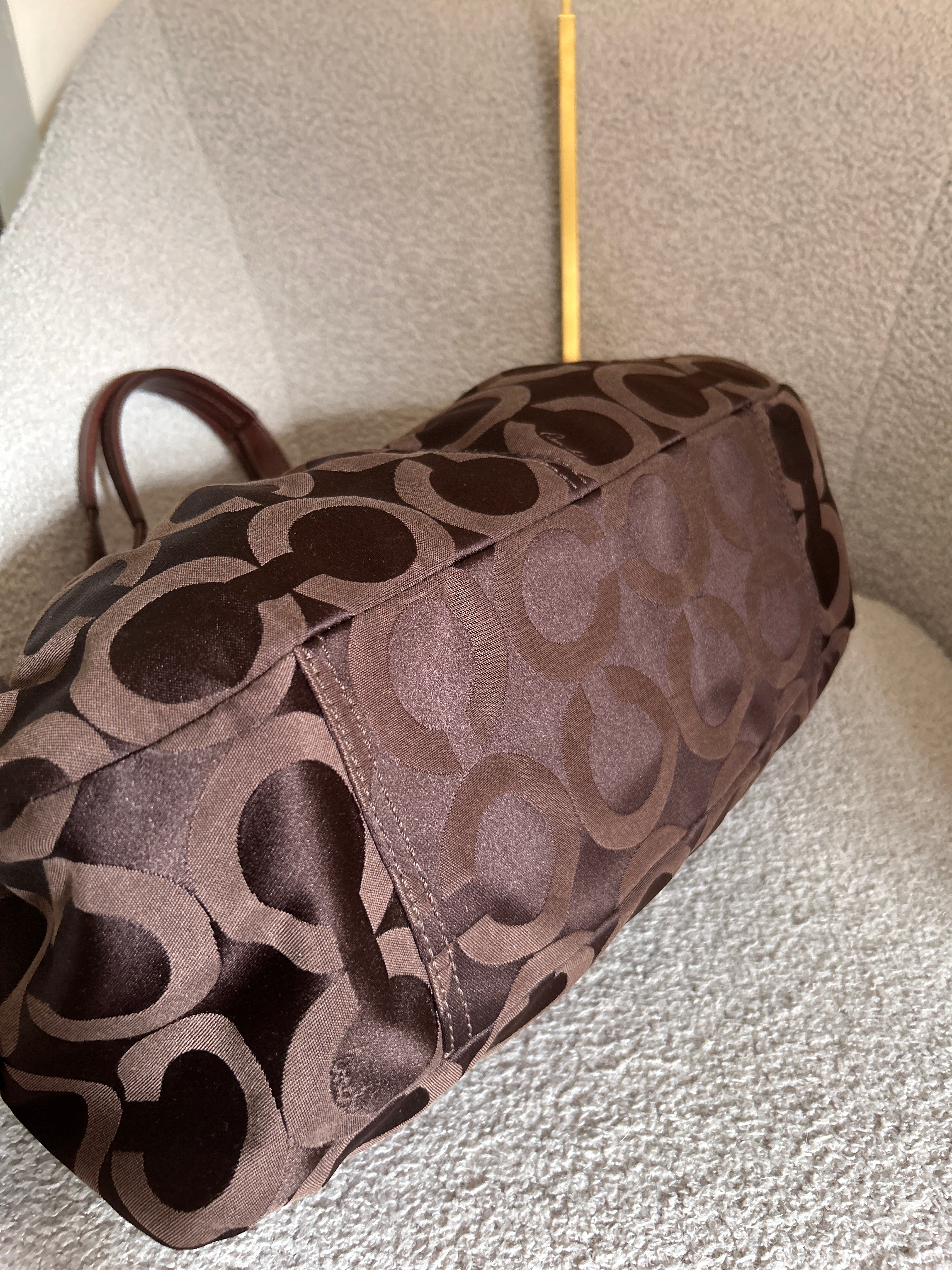 Vintage Coach chocolate brown shoulder bag
