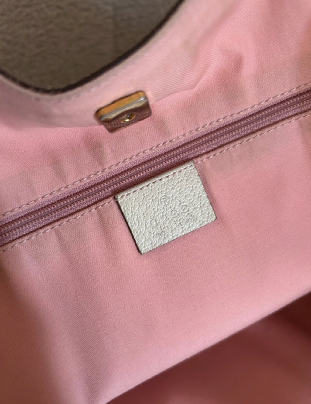 Vintage Gucci Abbey pink shoulder bag