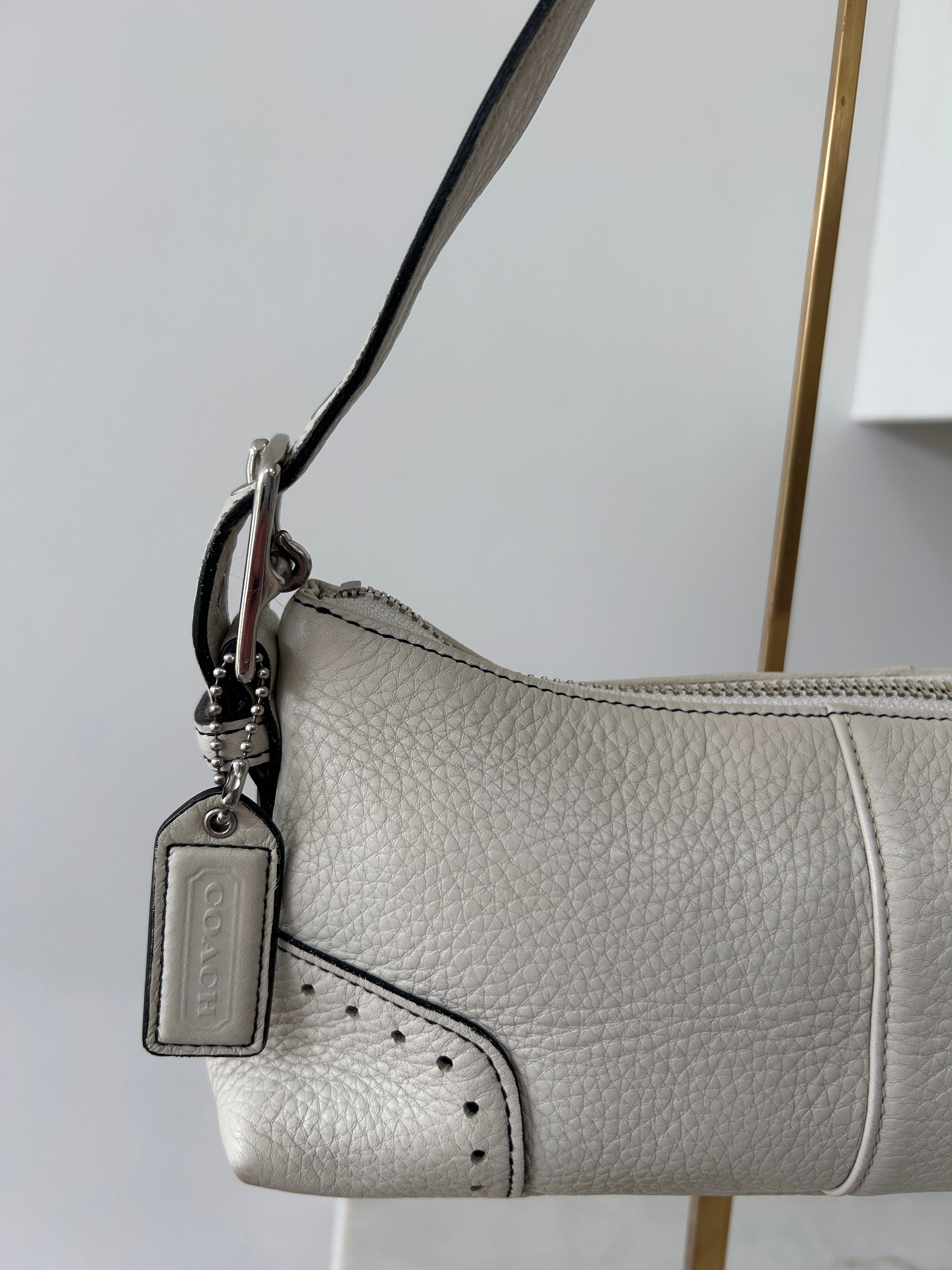 Vintage Coach leather baguette shoulder bag